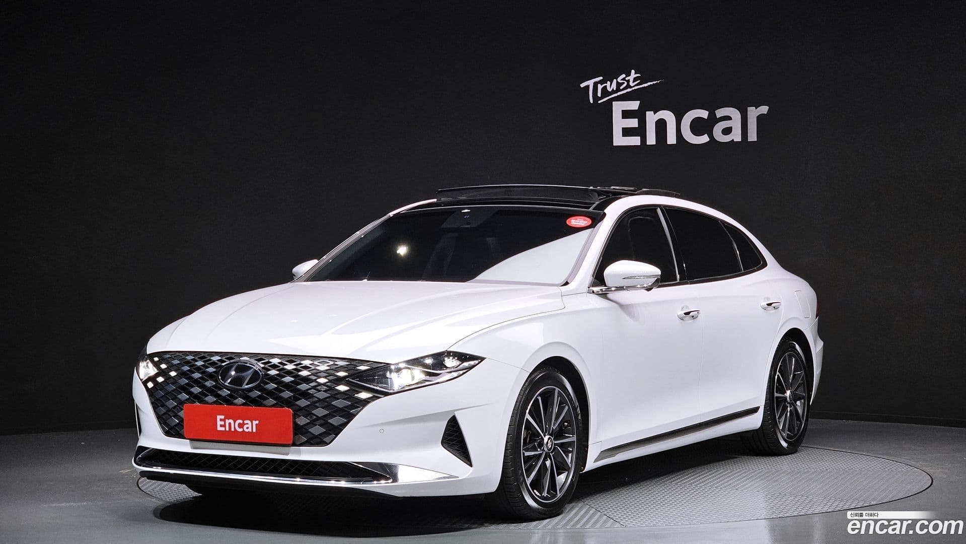 Main__Slider__Photo:Grandeur Hyundai 2021.9-0
