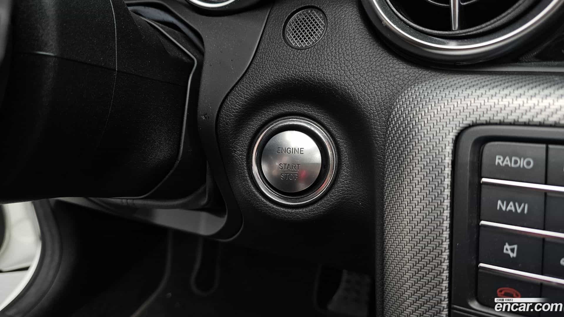 SLC-Class Mercedes-Benz 2017.11-OPTION-020