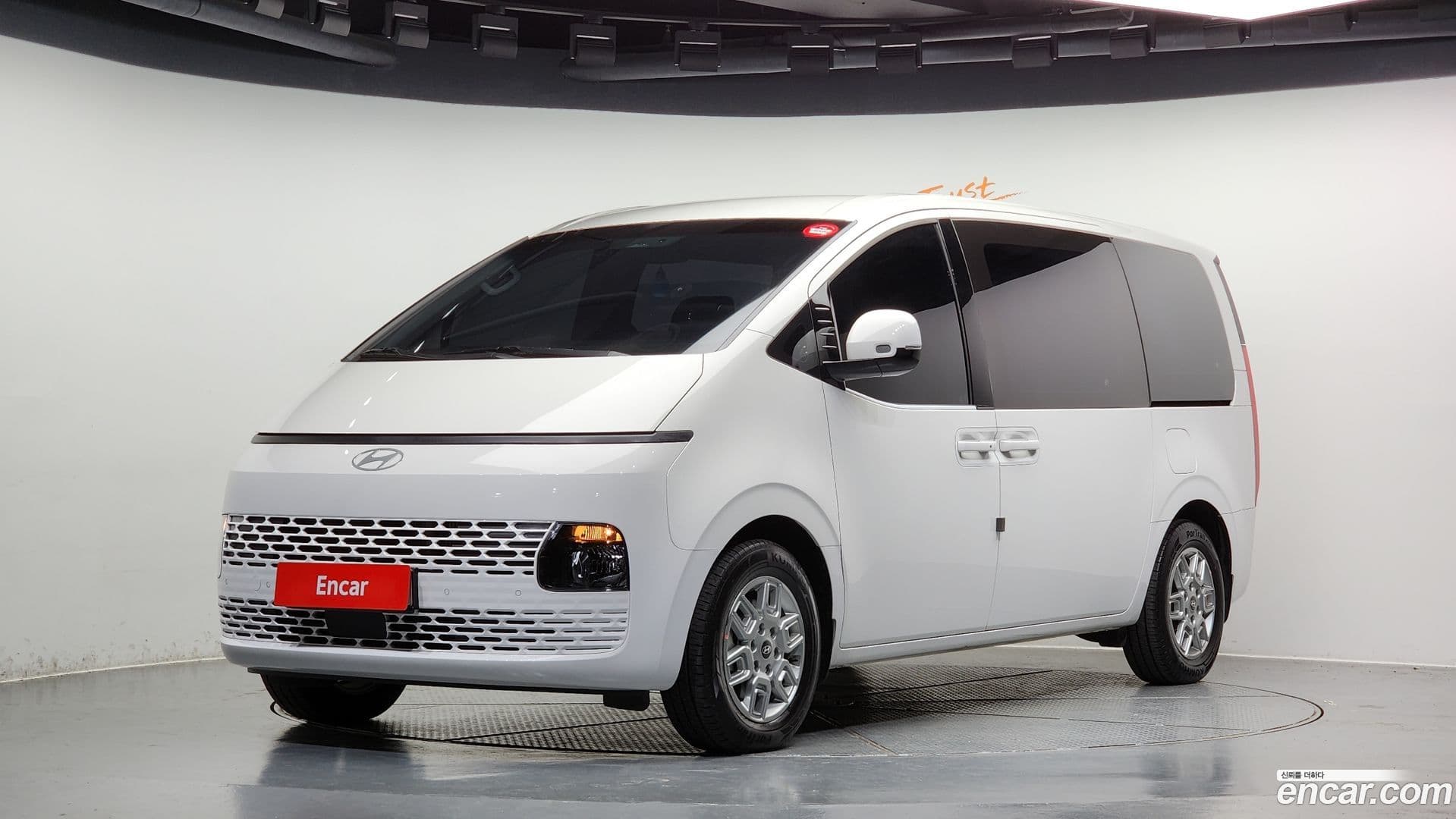 Main__Slider__Photo:Staria Hyundai 2024.9-0