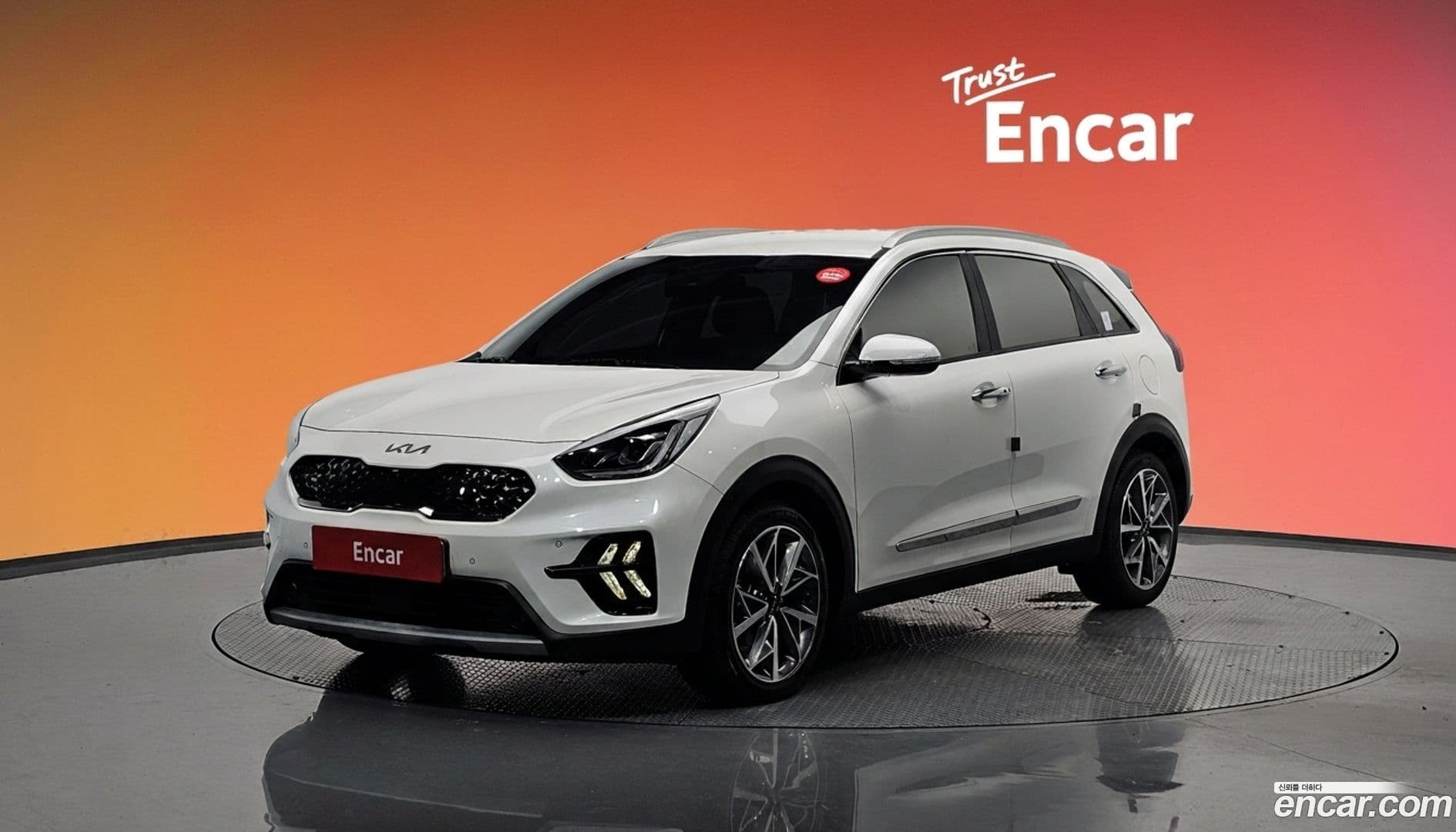 Main__Slider__Photo:Niro Kia 2021.6-0