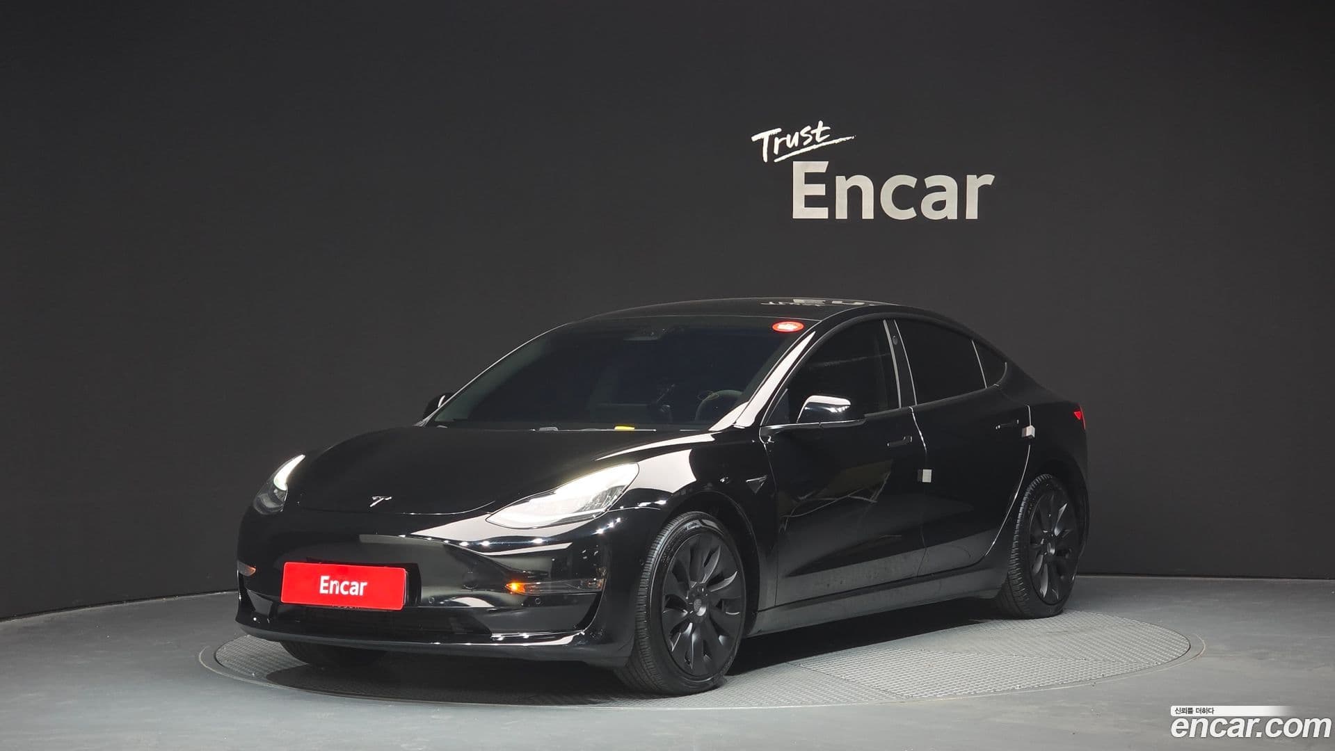 Main__Slider__Photo:Model 3 Tesla 2020.2-0
