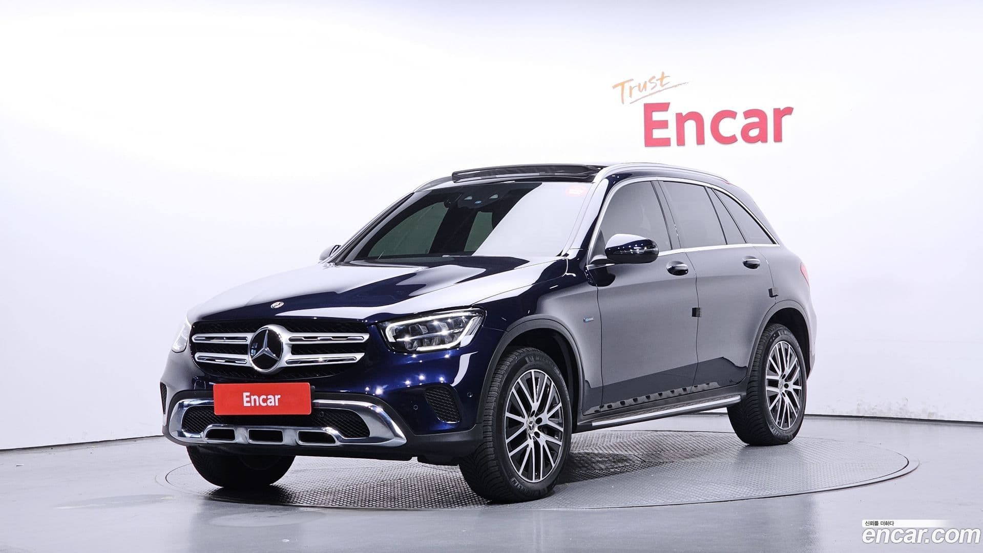 Main__Slider__Photo:GLC-Class Mercedes-Benz 2020.9-0
