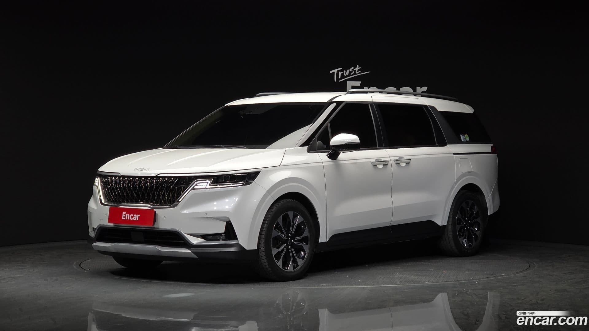 Main__Slider__Photo:Canival Kia 2021.9-0