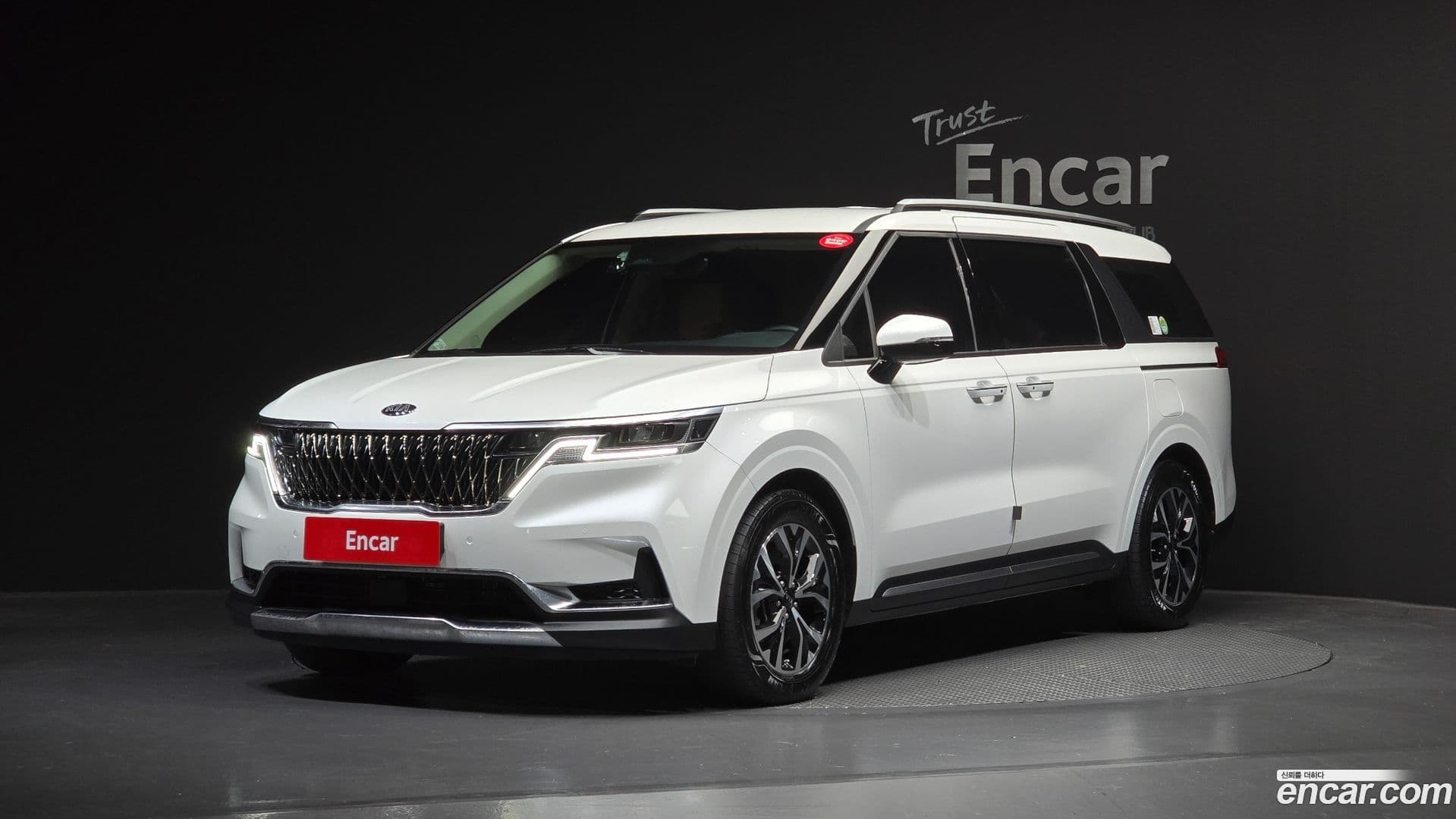 Main__Slider__Photo:Canival Kia 2020.8-0