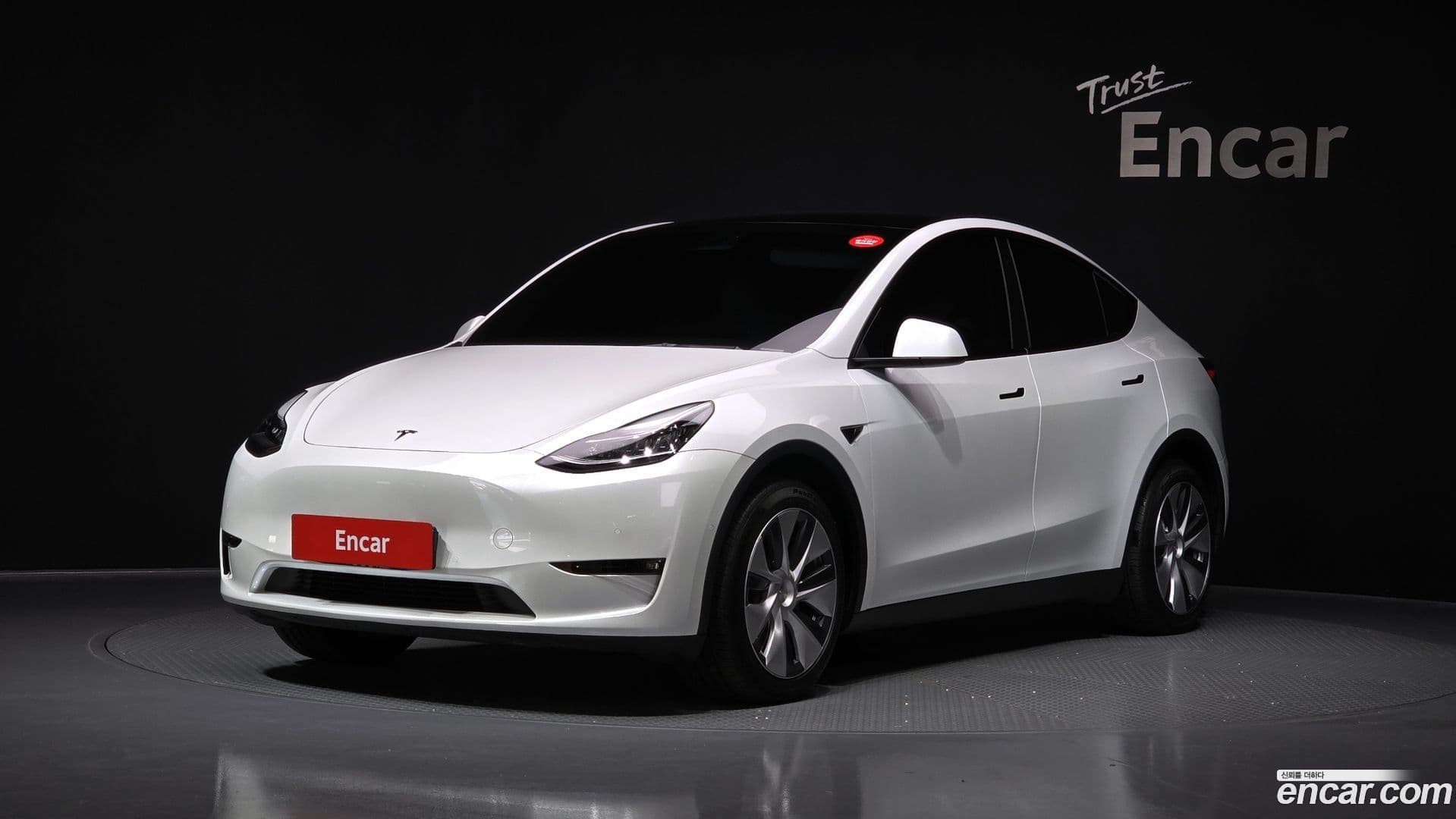 Main__Slider__Photo:Model Y Tesla 2022.10-0