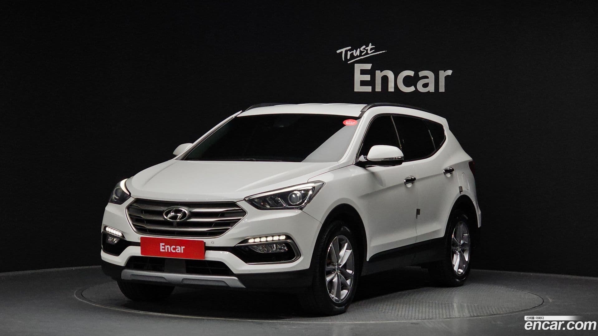 Main__Slider__Photo:Santafe Hyundai 2016.2-0