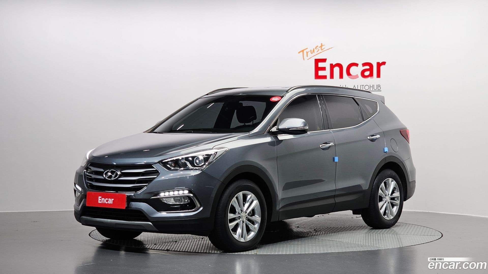 Main__Slider__Photo:Santafe Hyundai 2018.1-0