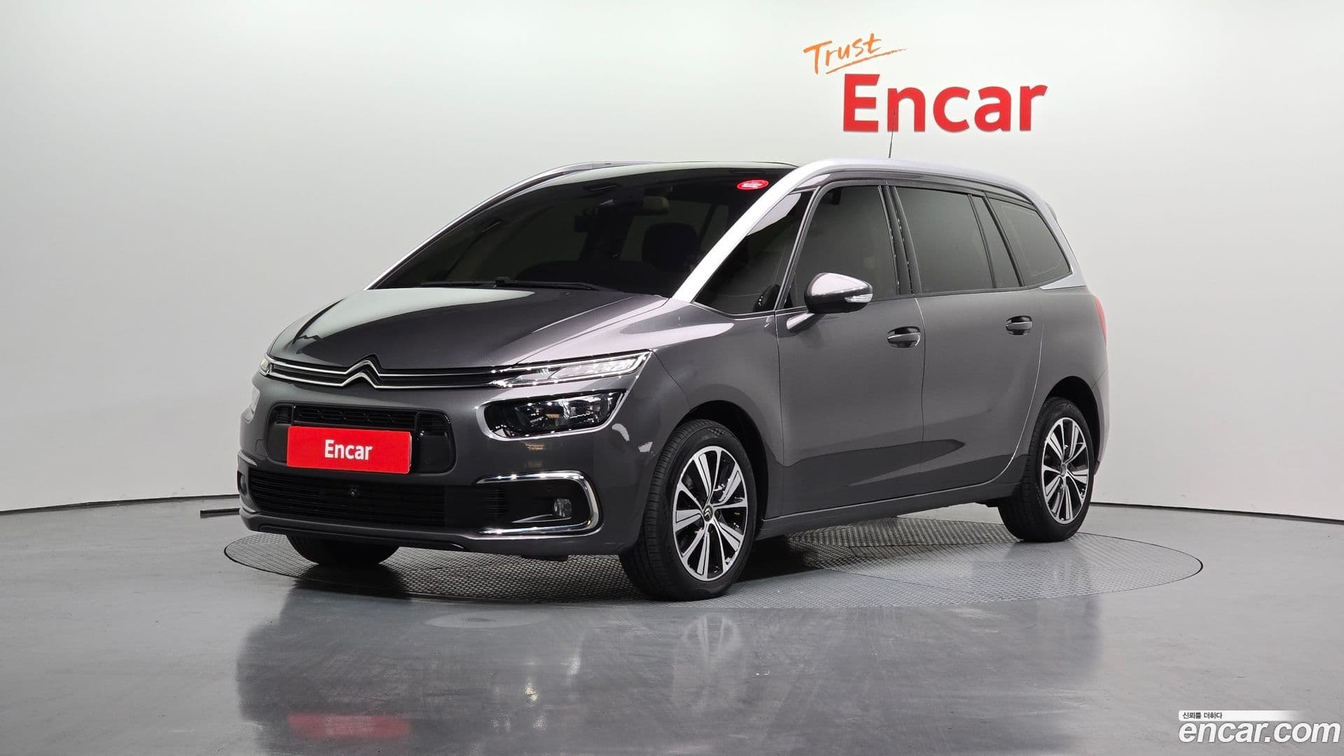 Main__Slider__Photo:C4 SpaceTourer Citroën / DS 2019.10-0