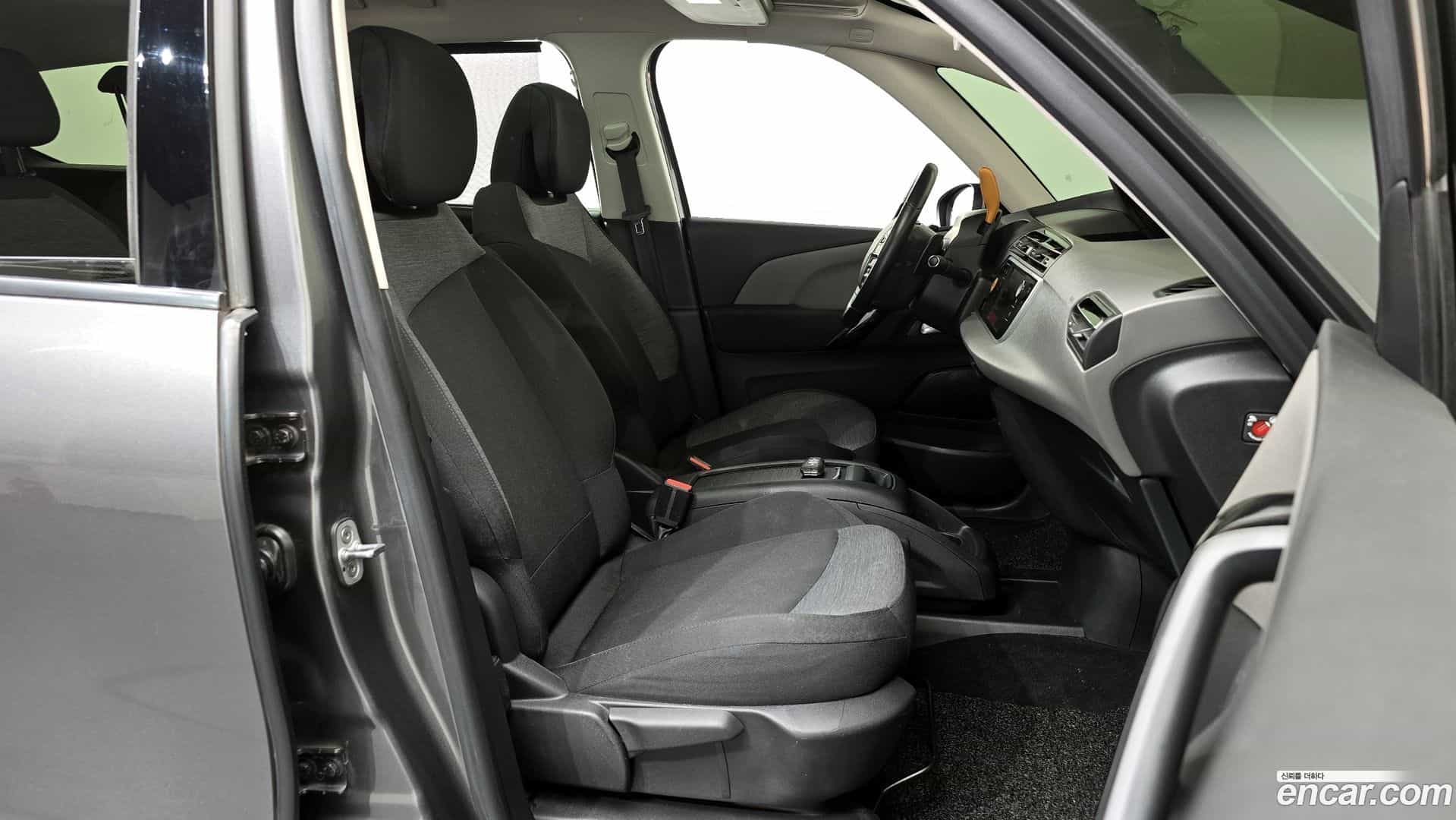 C4 SpaceTourer Citroën / DS 2019.10-INNER-010
