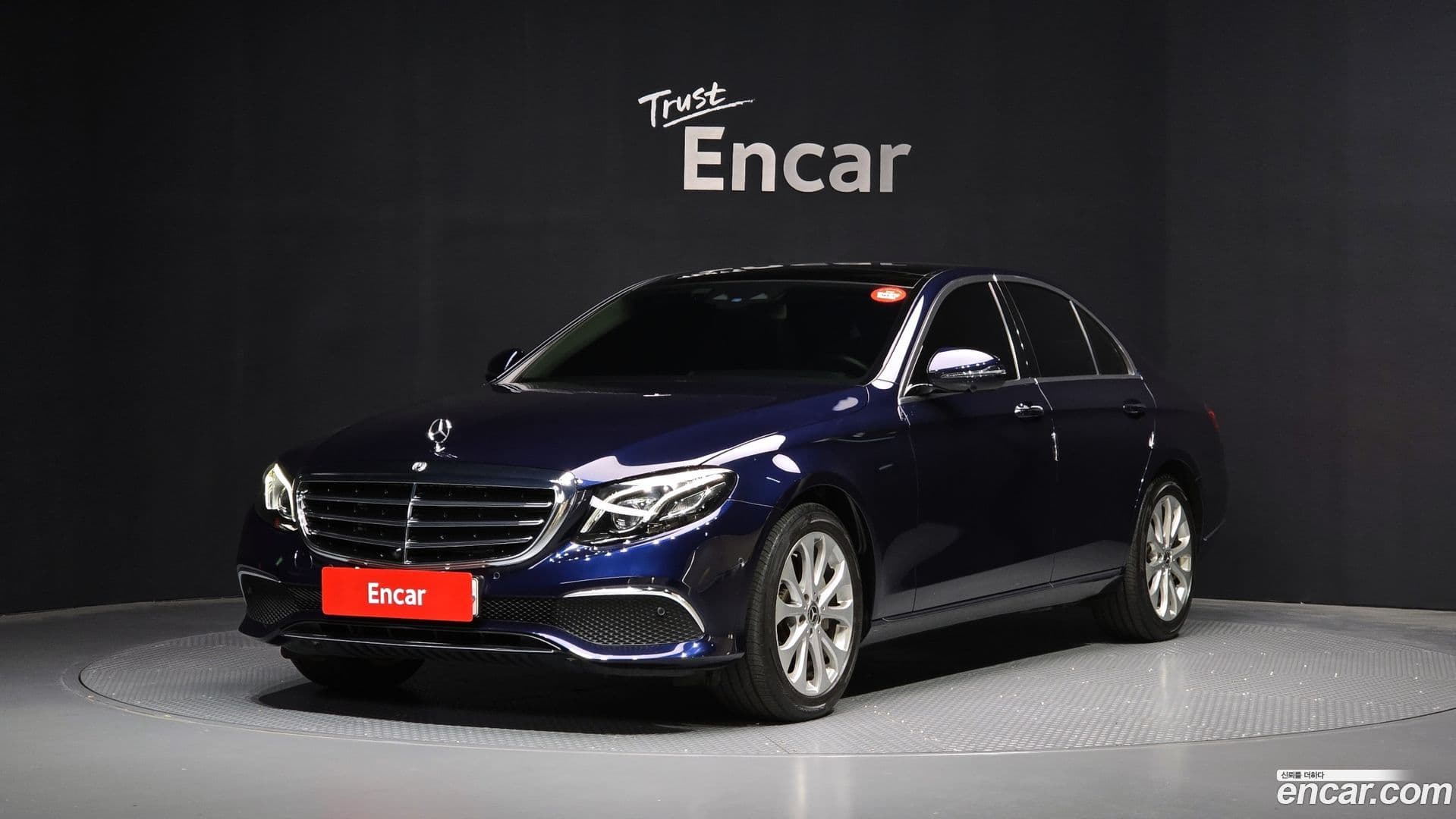 Main__Slider__Photo:E-Class Mercedes-Benz 2019.6-0