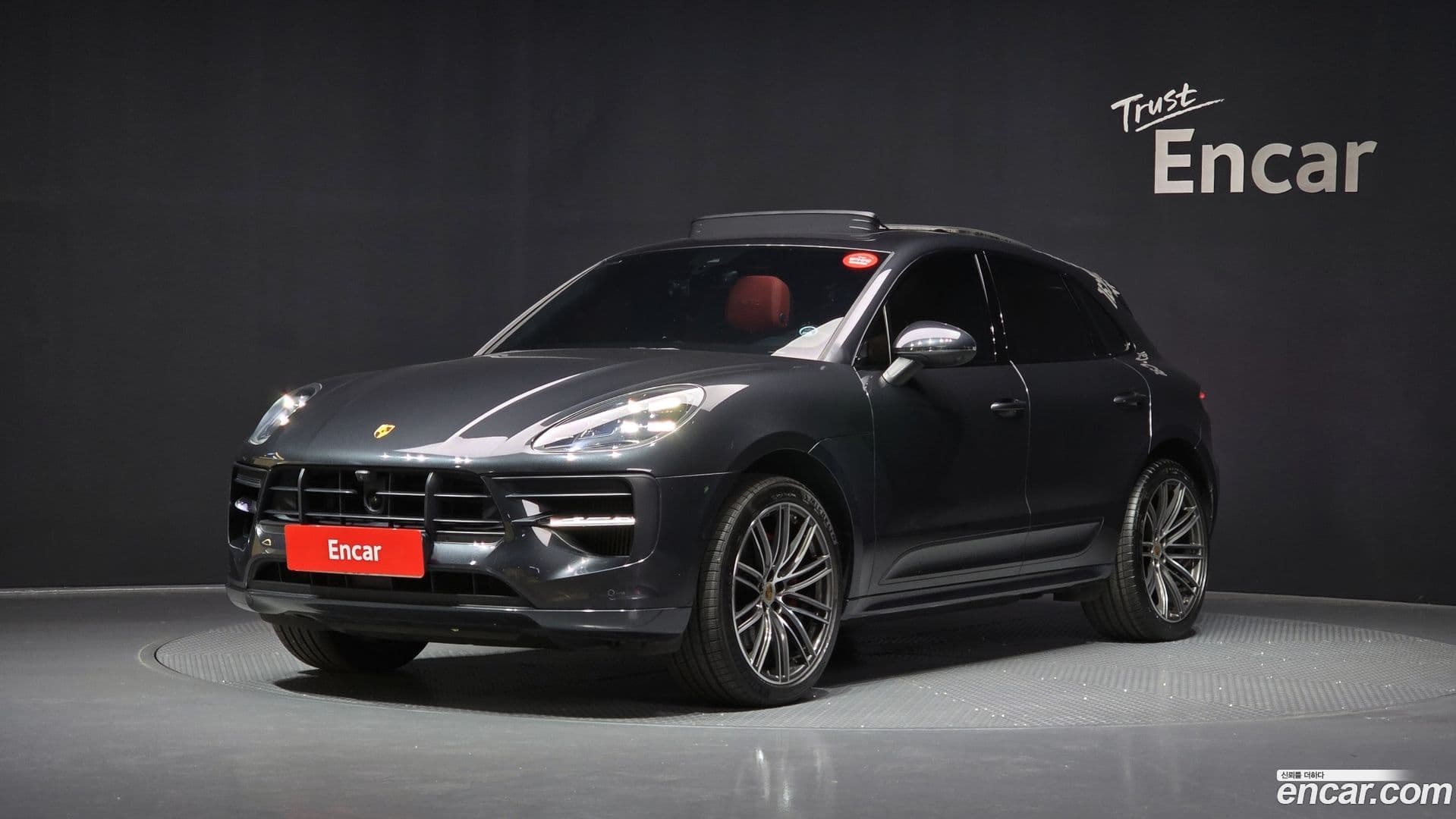 Main__Slider__Photo:Macan Porsche 2021.3-0