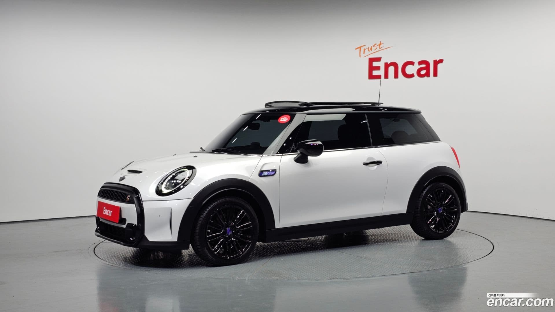 Main__Slider__Photo:Cooper Mini 2024.3-0