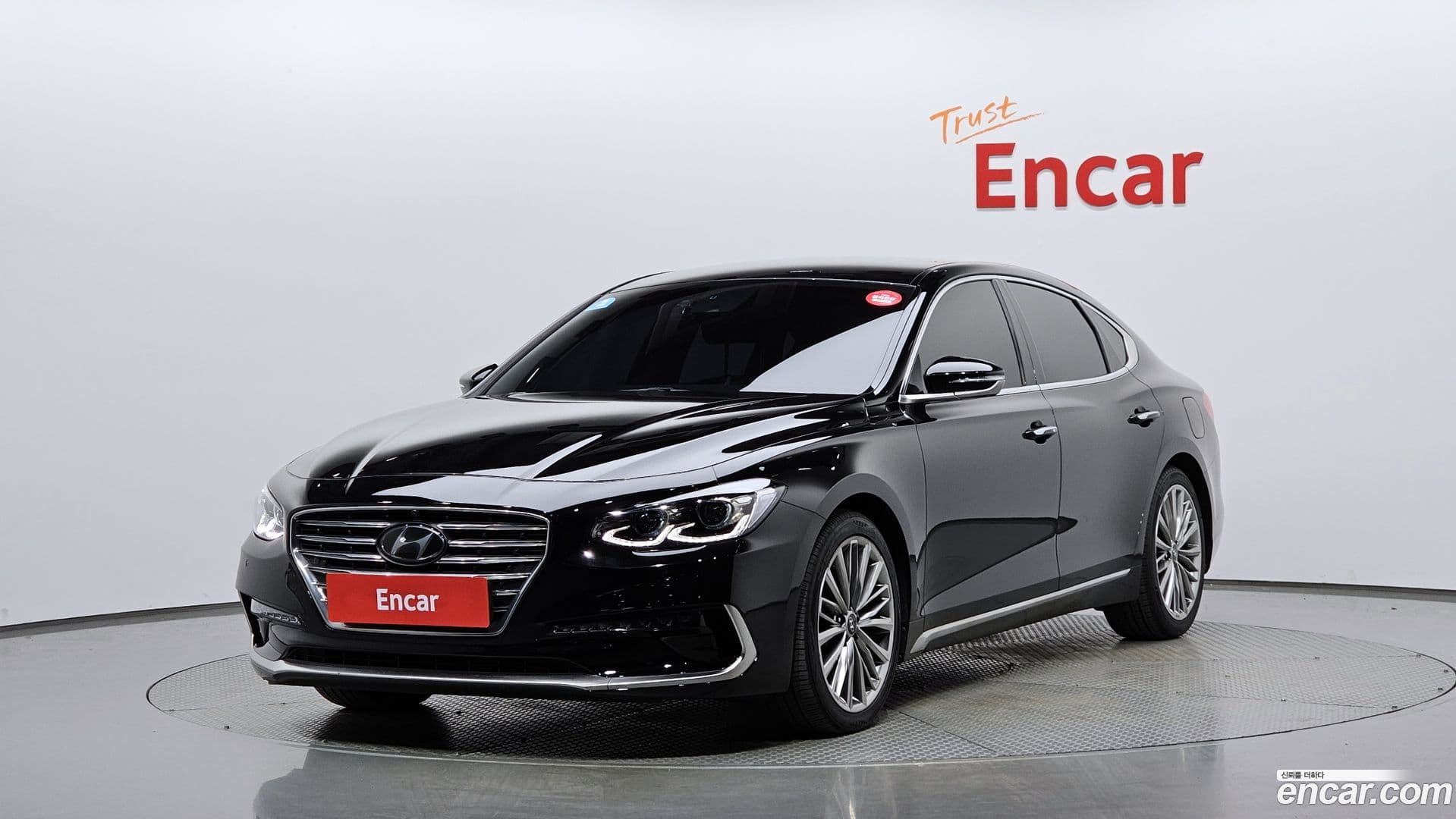 Main__Slider__Photo:Grandeur Hyundai 2019.4-0