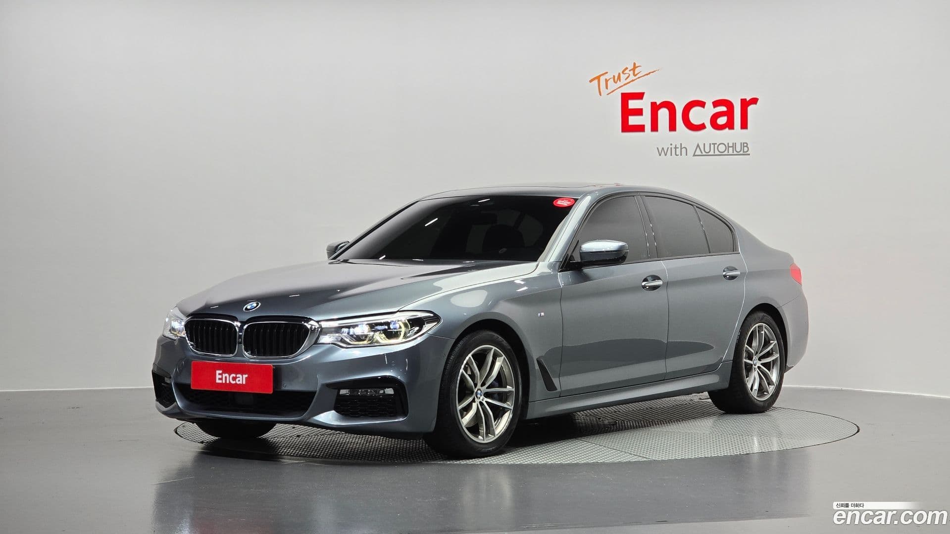 Main__Slider__Photo:5-Series BMW 2017.9-0