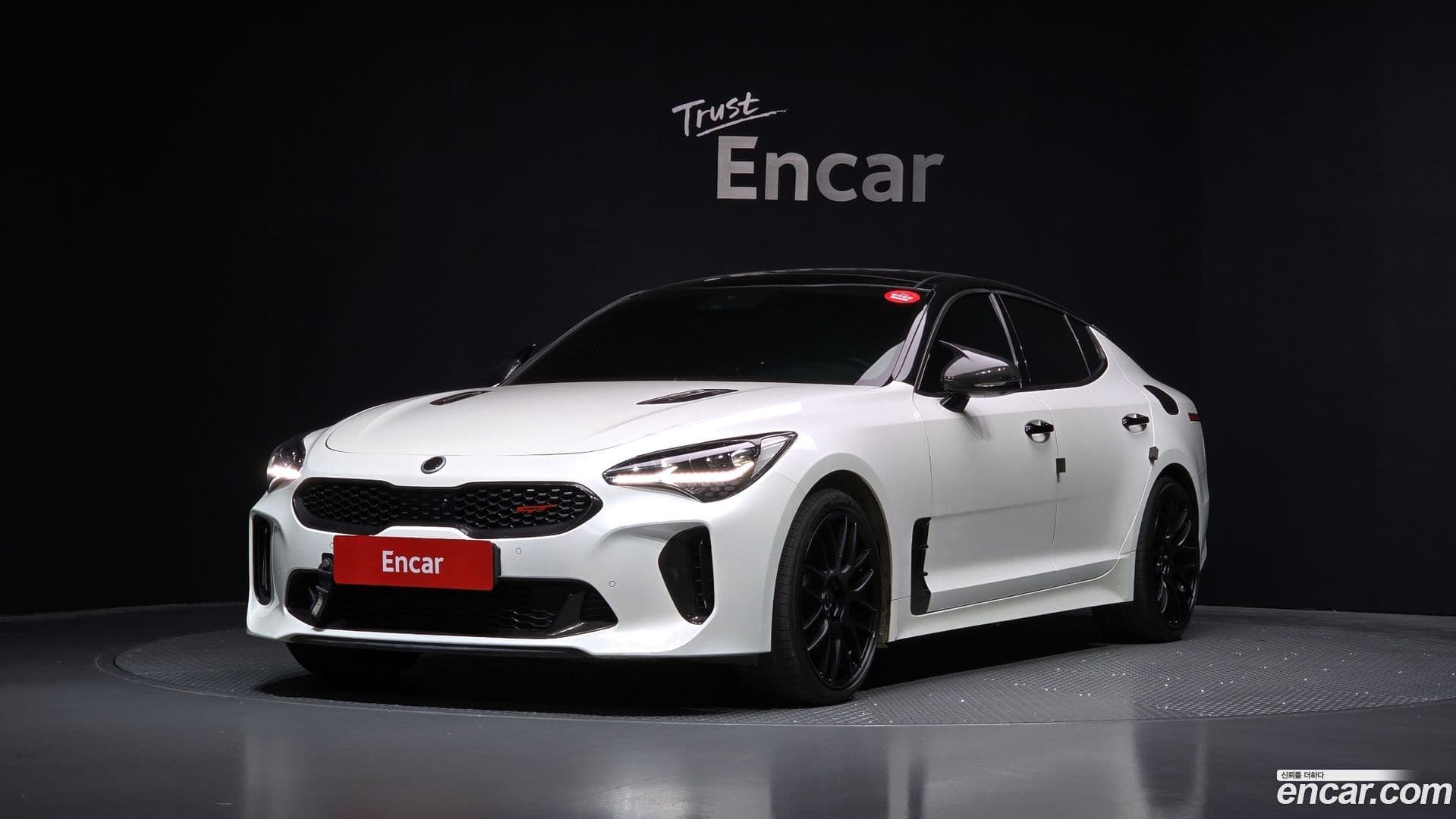 Main__Slider__Photo:Stinger Kia 2020.5-0