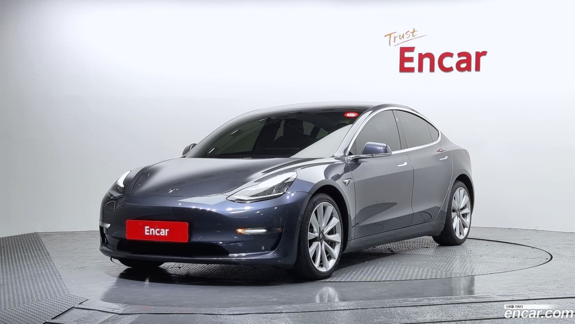 Main__Slider__Photo:Model 3 Tesla 2020.2-0