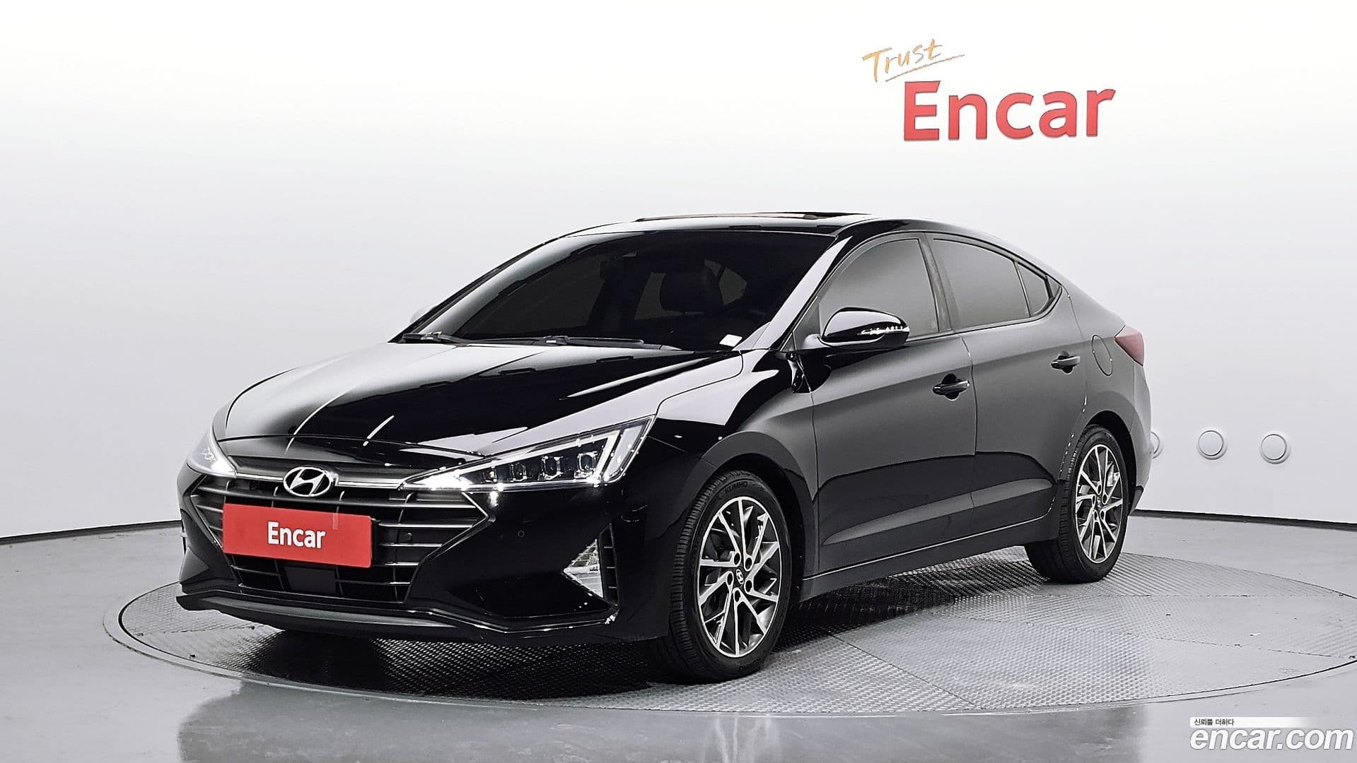 Main__Slider__Photo:AVANTE Hyundai 2018.9-0
