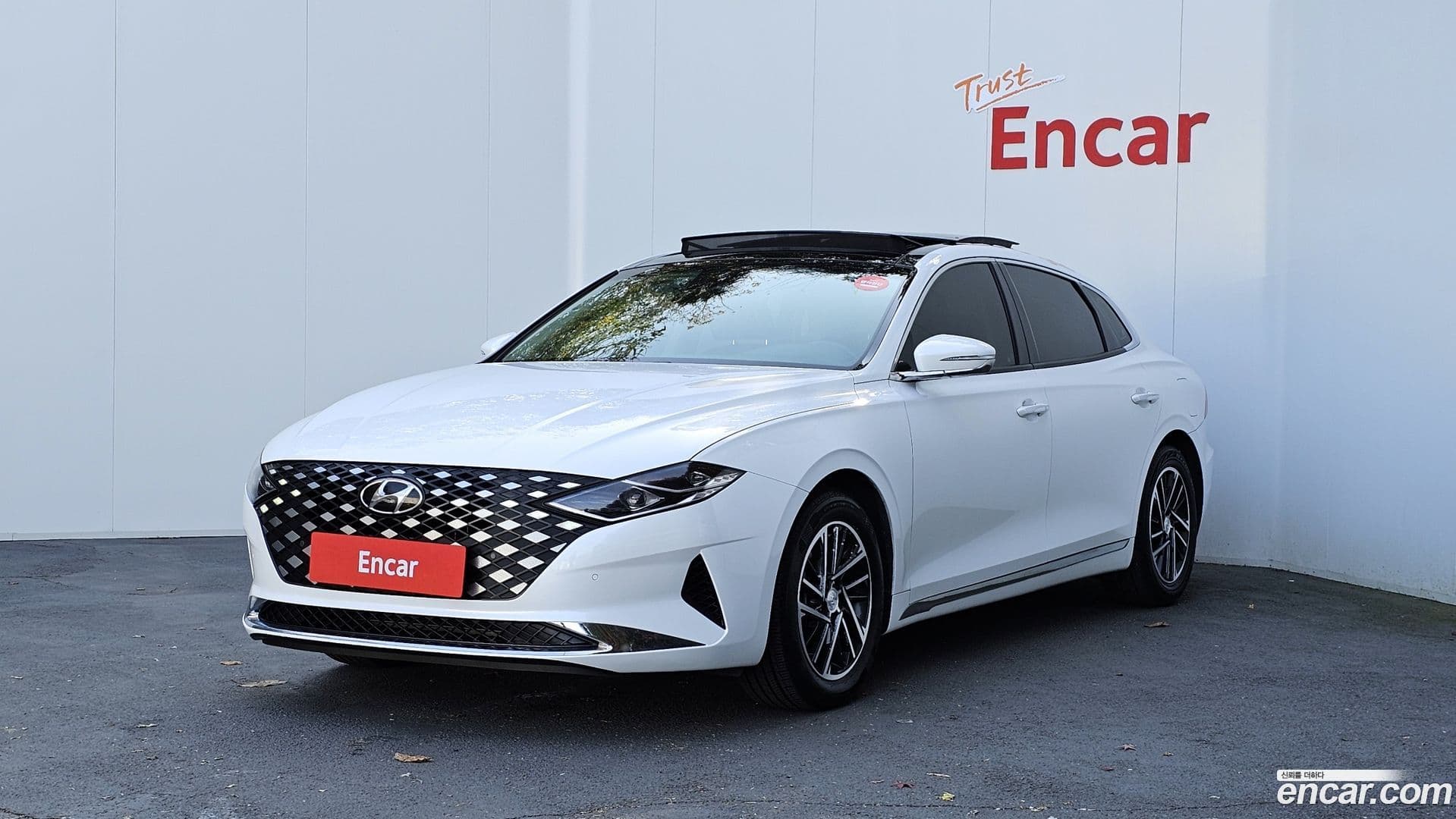 Main__Slider__Photo:Grandeur Hyundai 2021.11-0