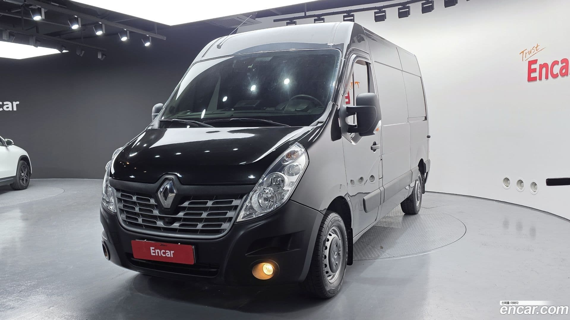 Main__Slider__Photo:Master Renault Korea 2019.8-0