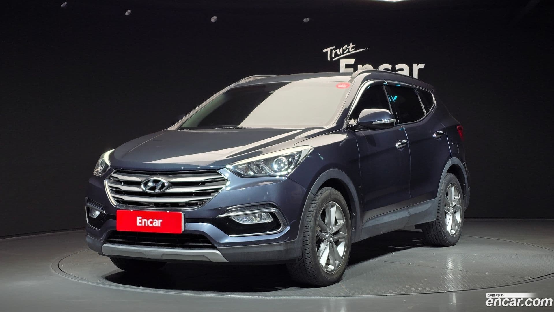 Main__Slider__Photo:Santafe Hyundai 2015.8-0