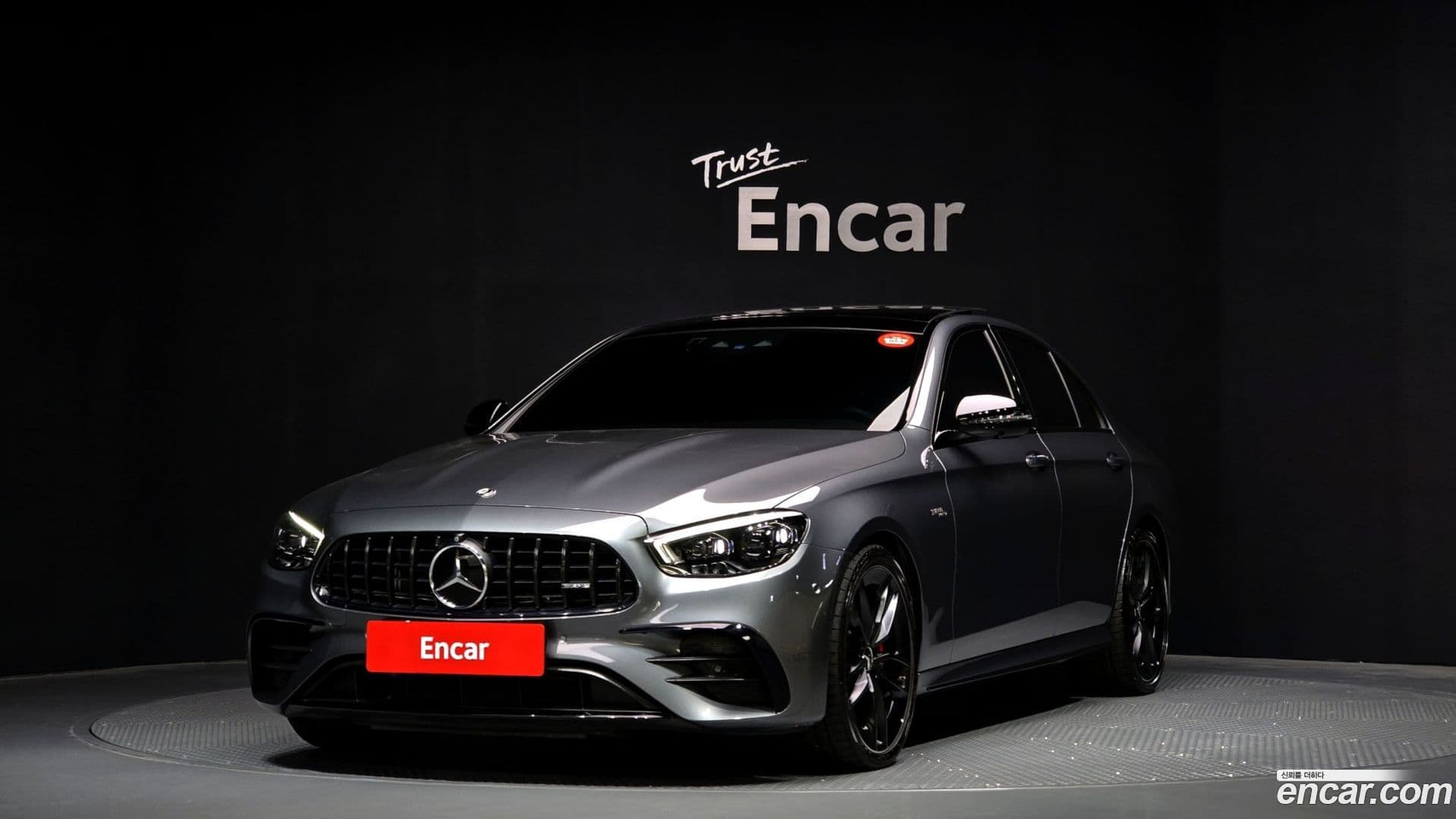 Main__Slider__Photo:E-Class Mercedes-Benz 2022.11-0