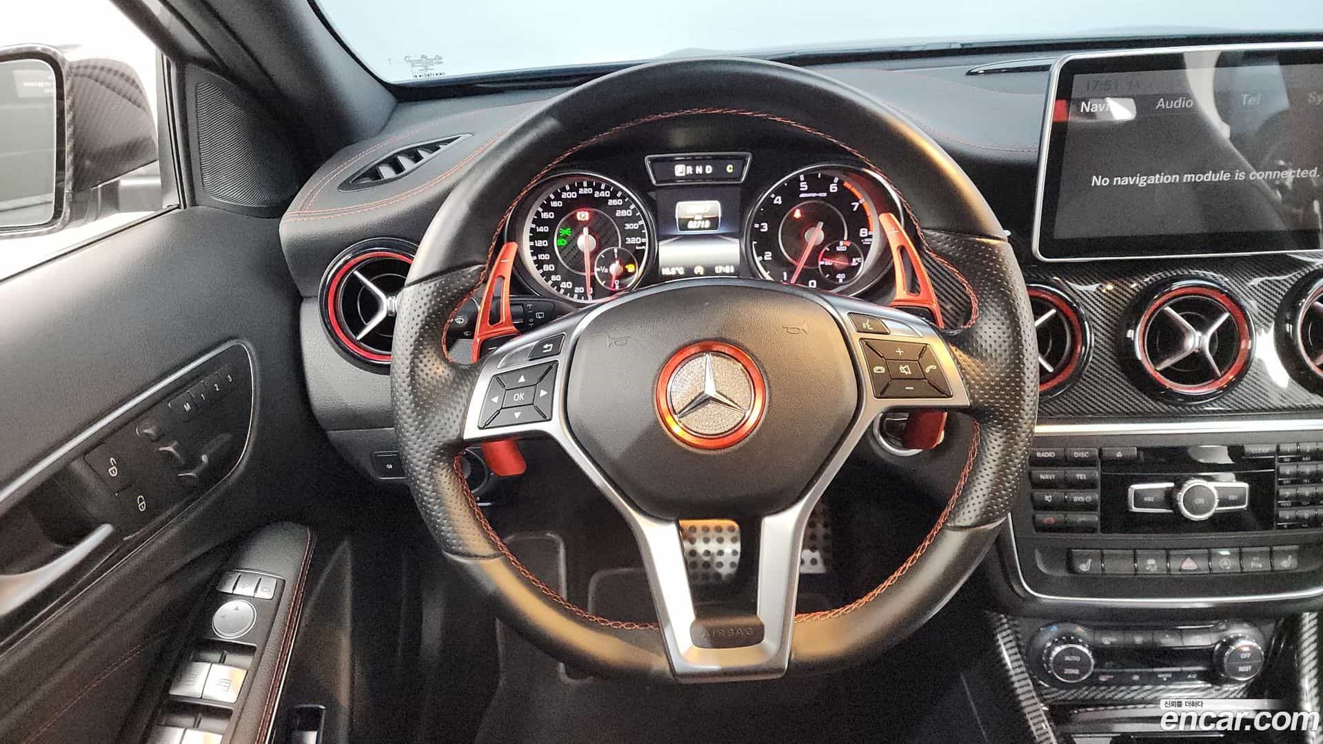 GLA-Class Mercedes-Benz 2015.11-OPTION-017