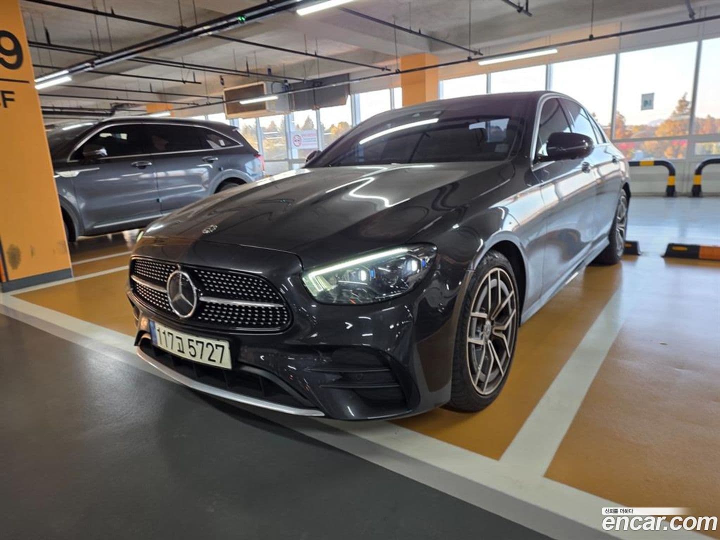 Main__Slider__Photo:E-Class Mercedes-Benz 2020.10-0