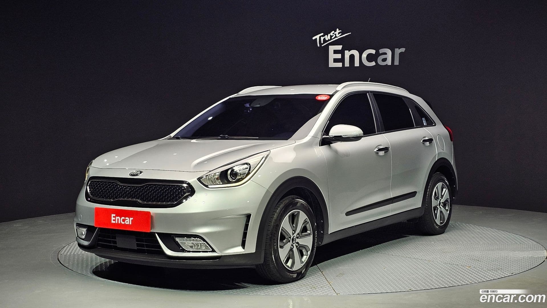 Main__Slider__Photo:Niro Kia 2018.11-0