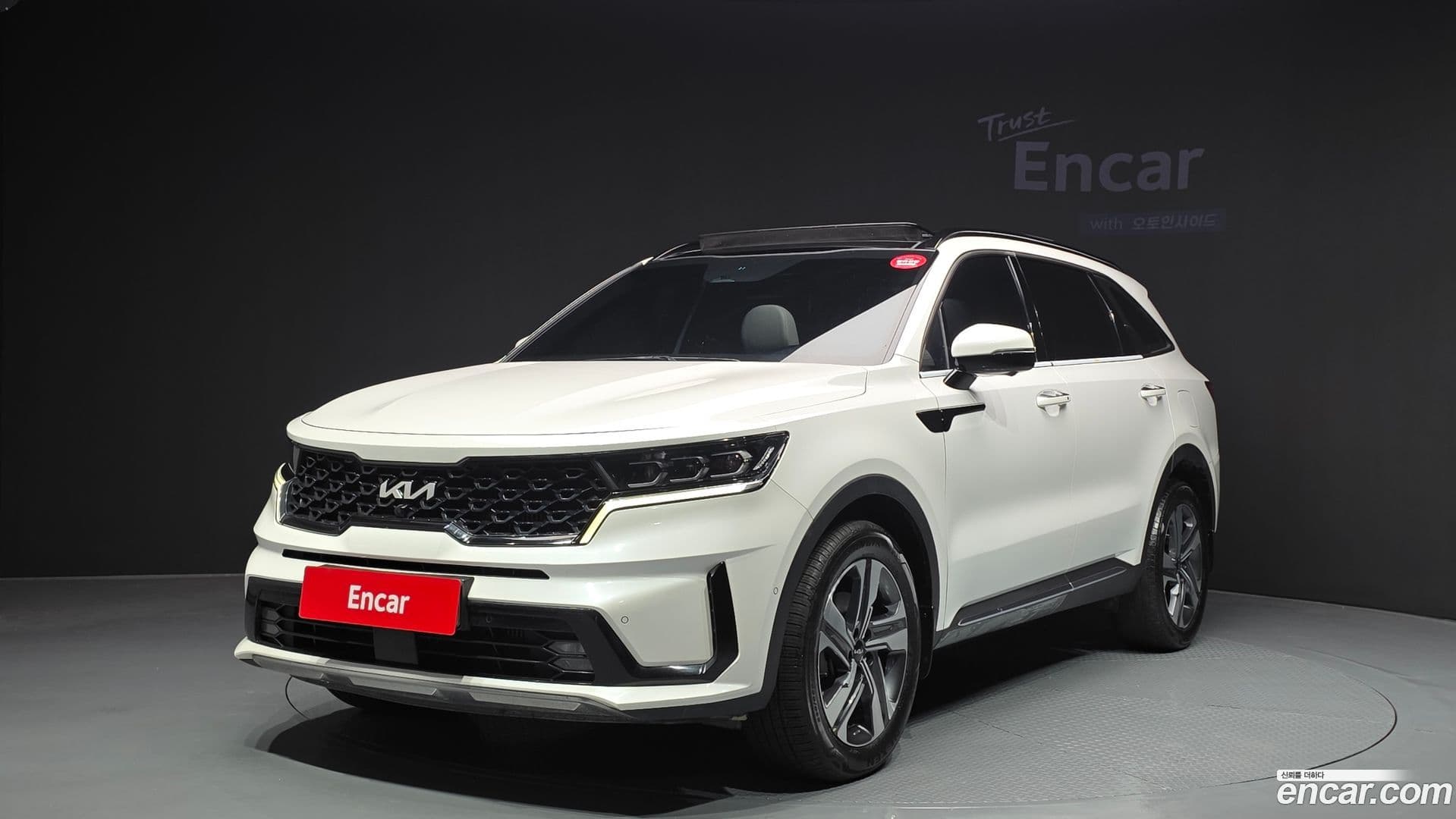 Main__Slider__Photo:Sorento Kia 2022.9-0