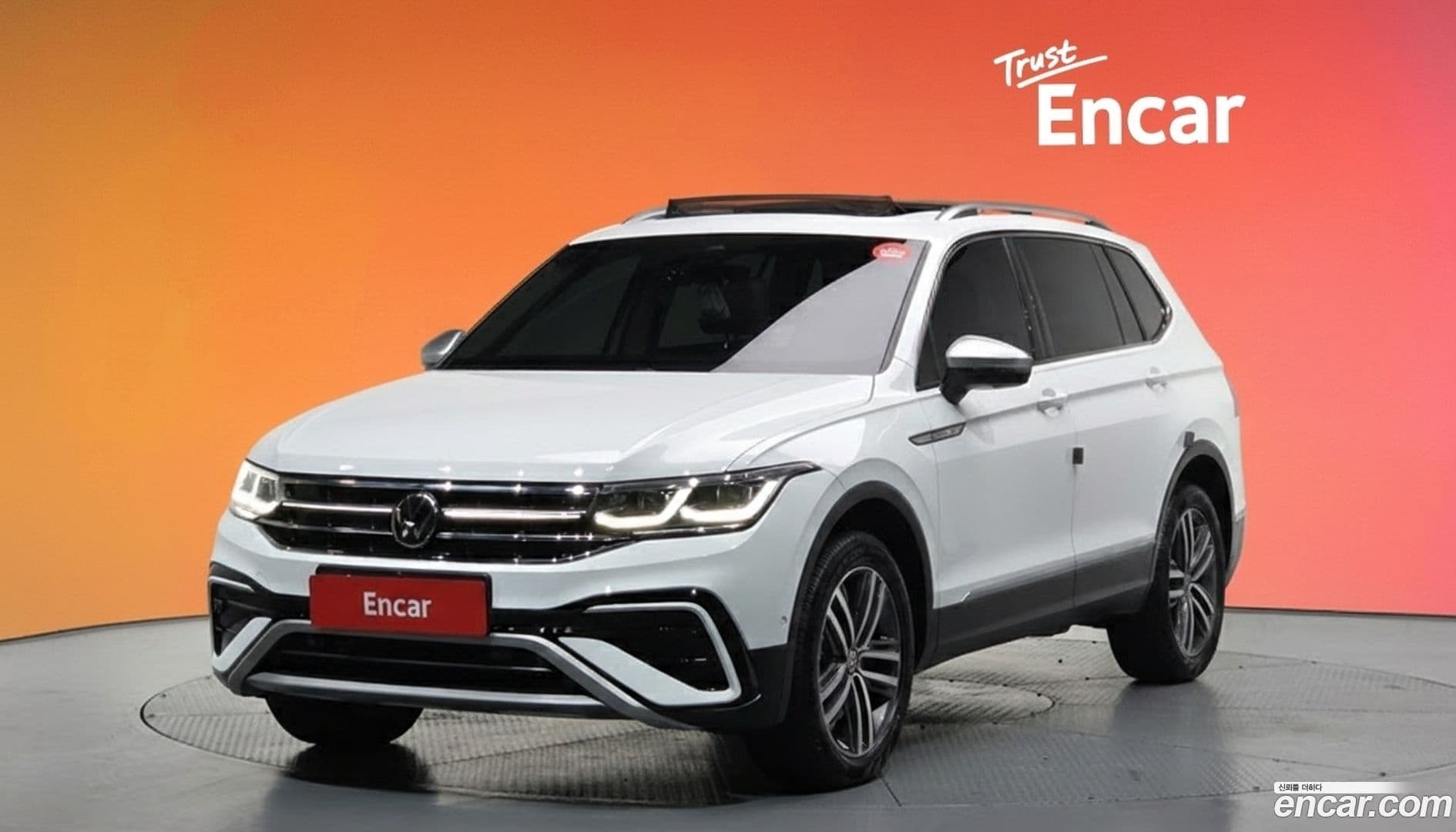 Main__Slider__Photo:Tiguan Volkswagen 2023.11-0