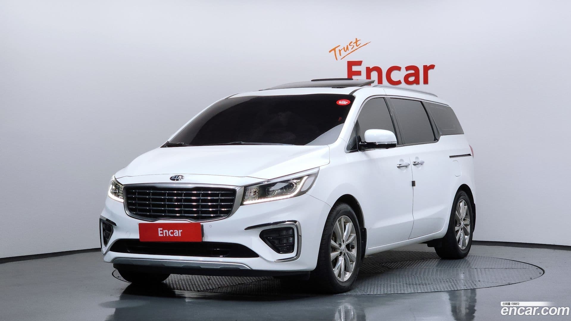 Main__Slider__Photo:Canival Kia 2019.3-0