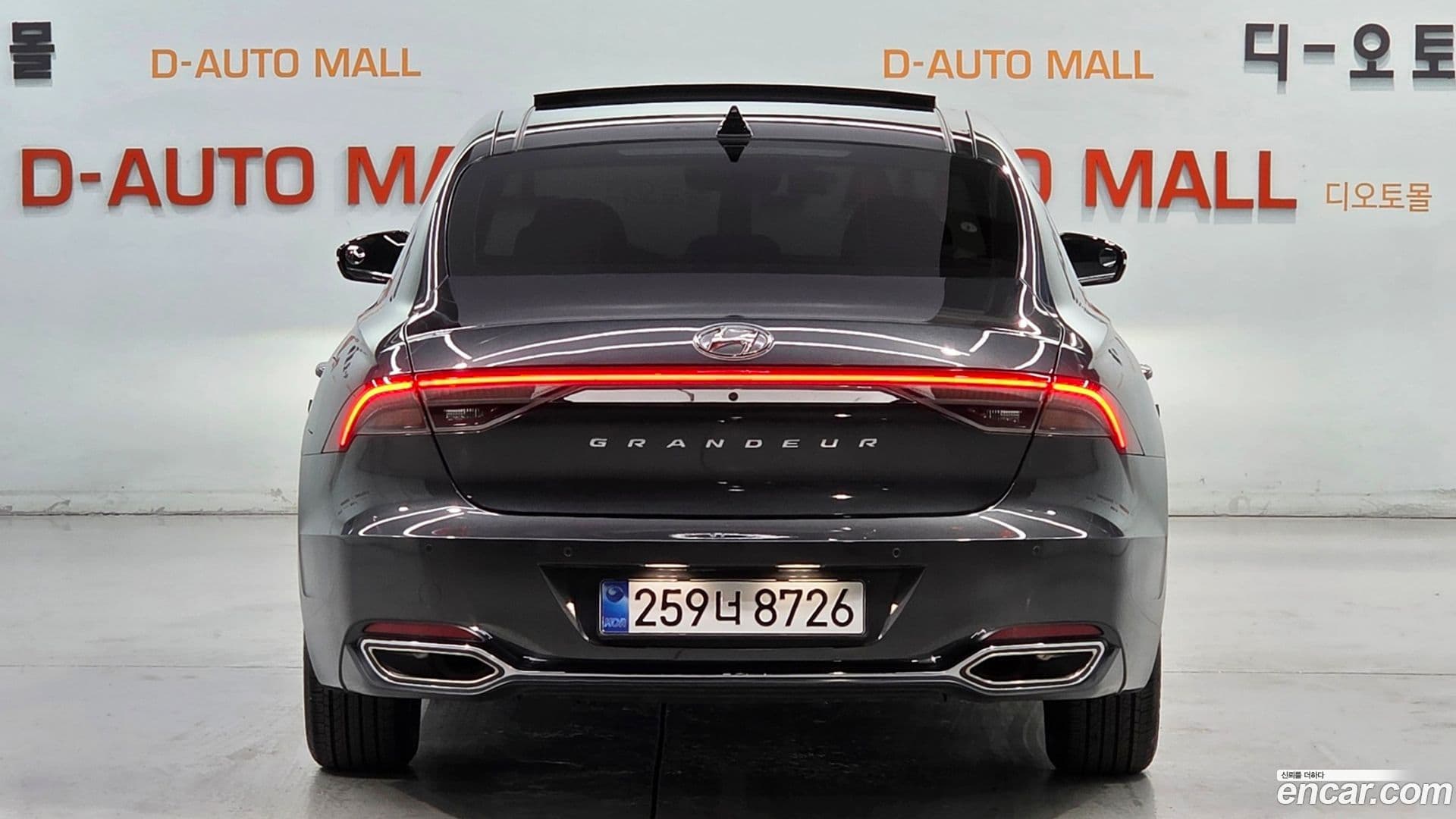 Main__Slider__Photo:Grandeur Hyundai 2021.8-0