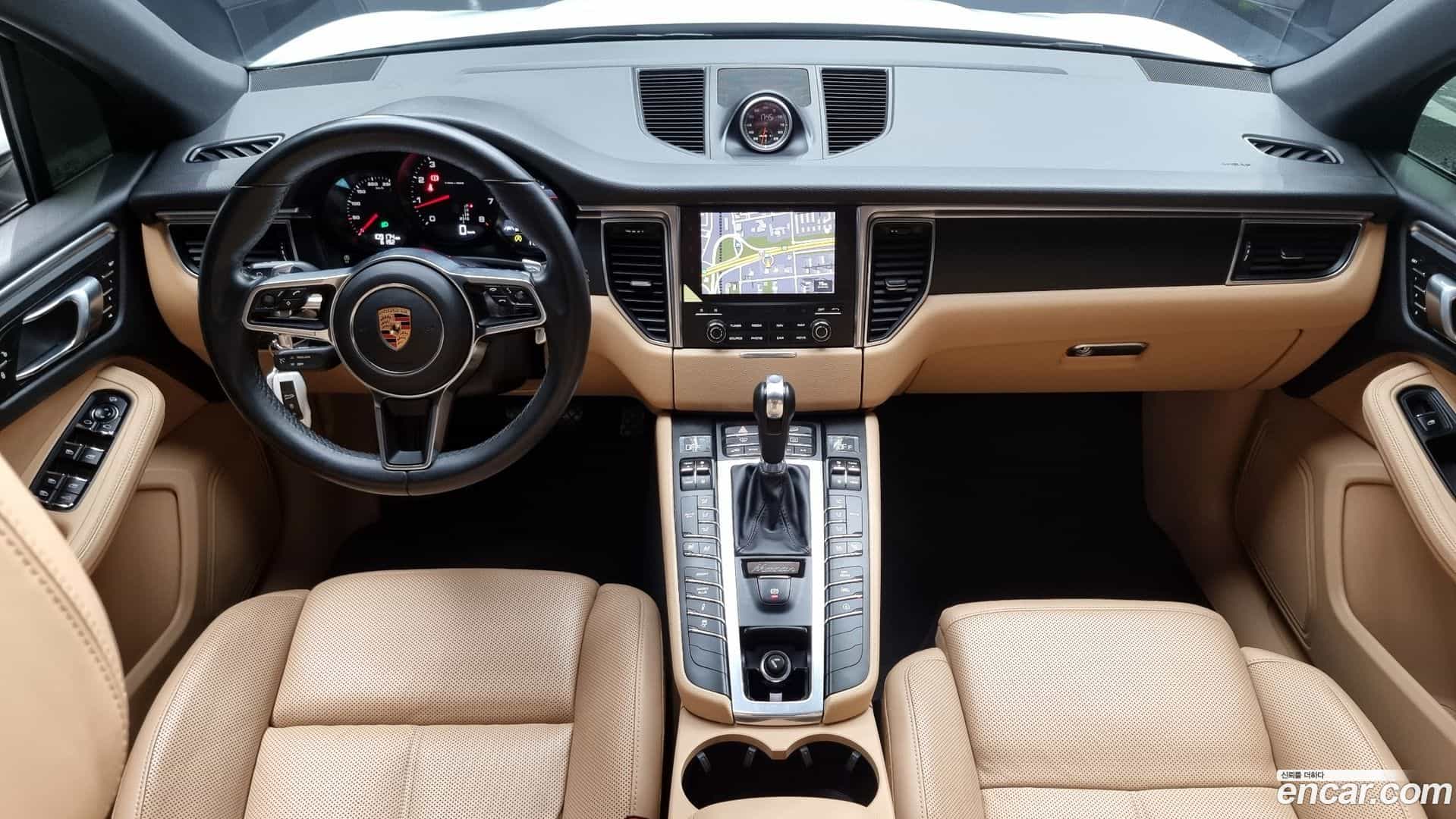 Macan Porsche 2018.6-INNER-7