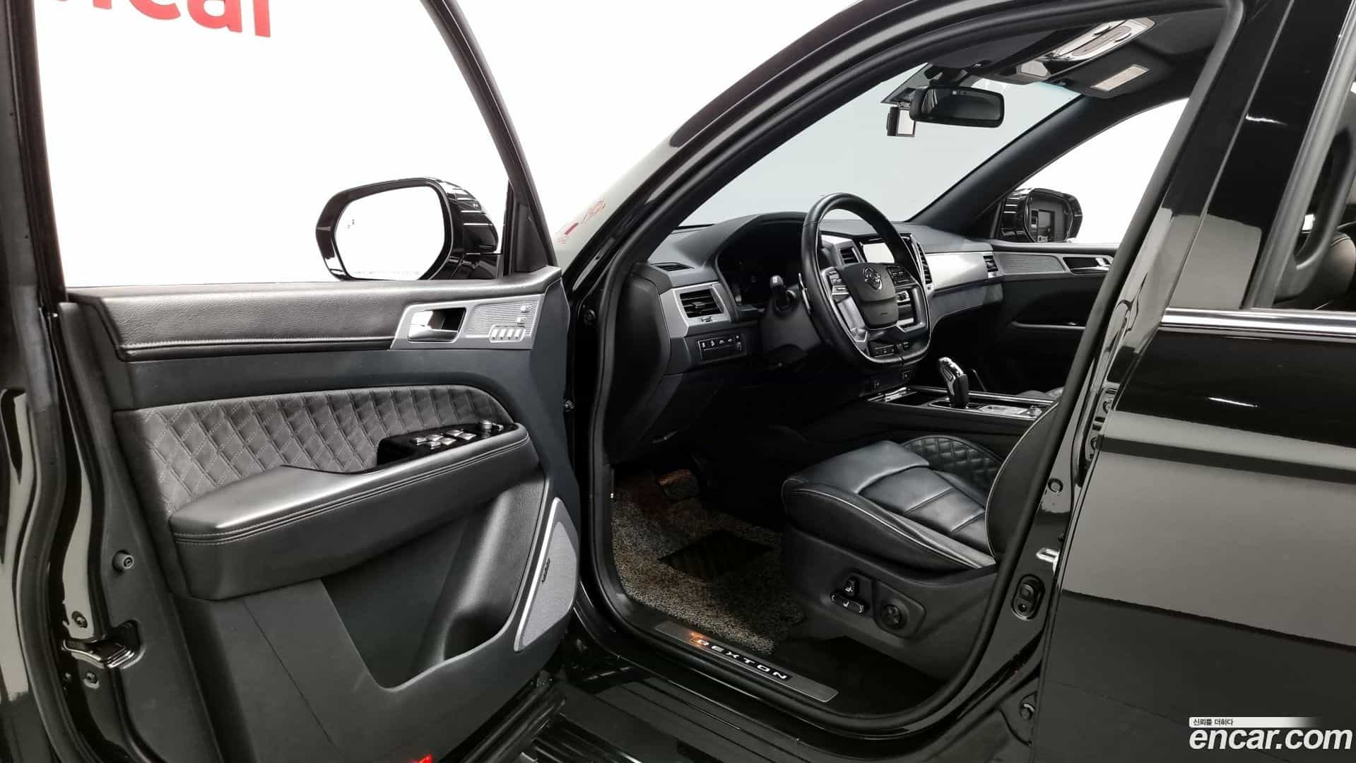 Rexton KG Mobility 2021.0-INNER-010