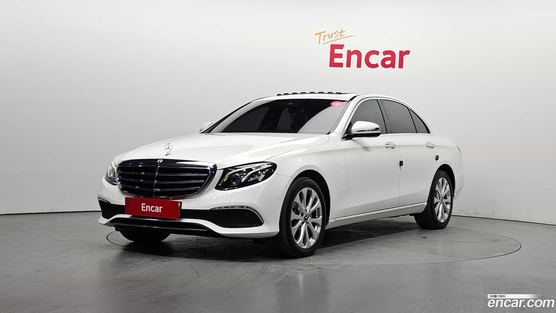 E-Class Mercedes-Benz 2019.10-OUTER-1
