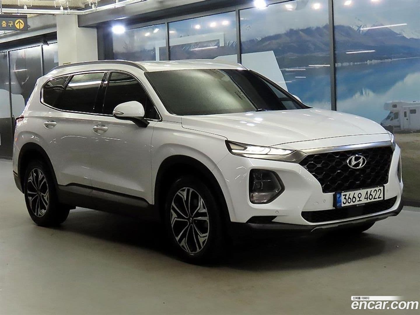 Main__Slider__Photo:Santafe Hyundai 2018.4-0