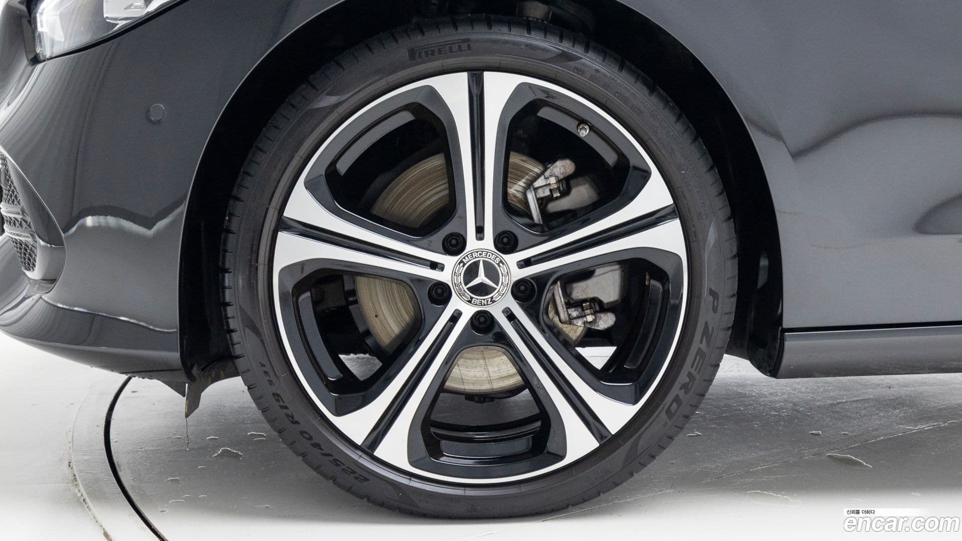 Main__Slider__Photo:C-Class Mercedes-Benz 2023.8-4