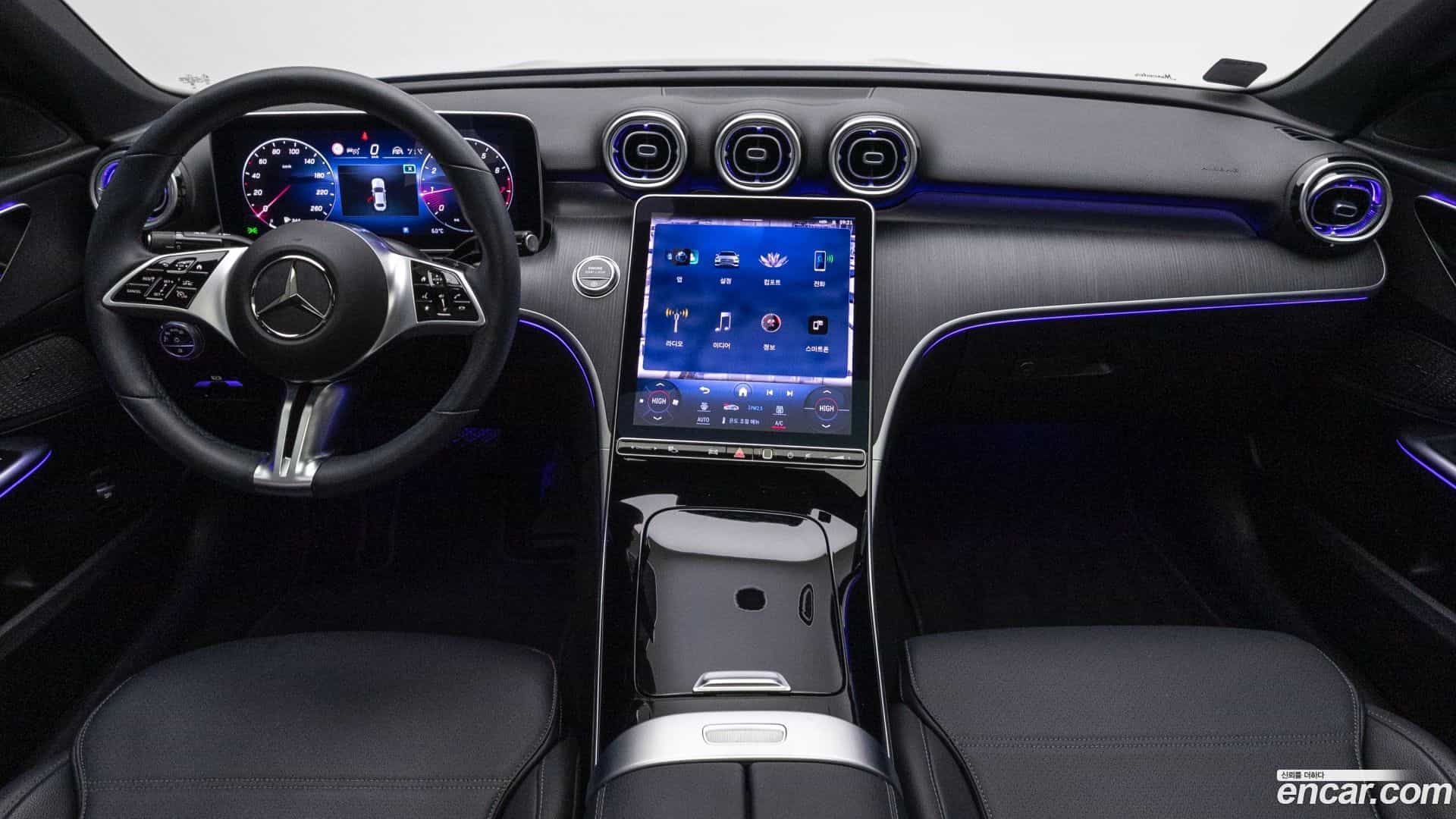 C-Class Mercedes-Benz 2023.8-INNER-007
