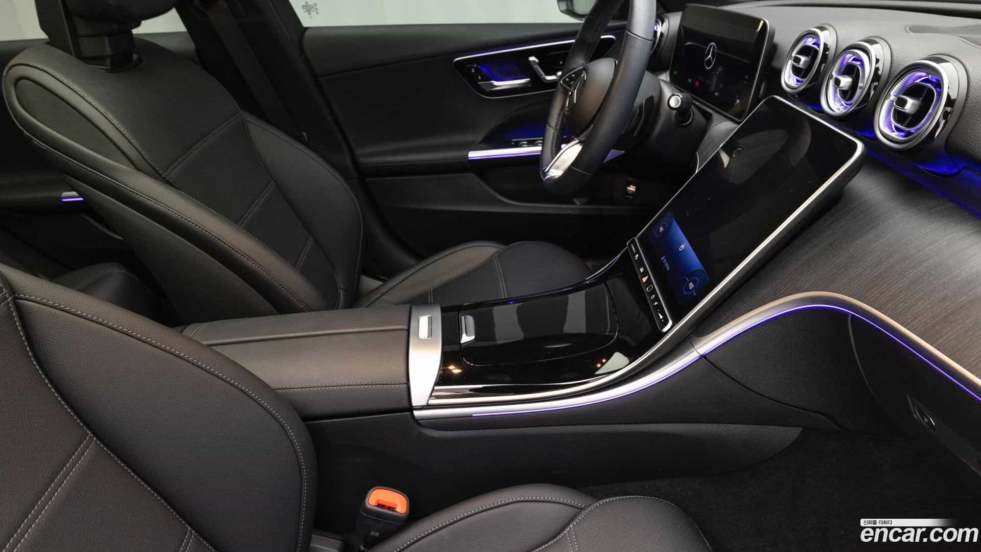 C-Class Mercedes-Benz 2023.8-OPTION-017
