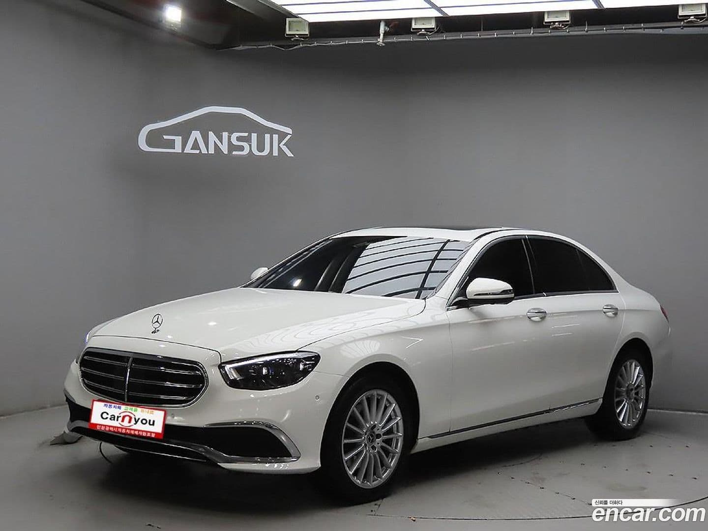 Main__Slider__Photo:E-Class Mercedes-Benz 2022.10-0
