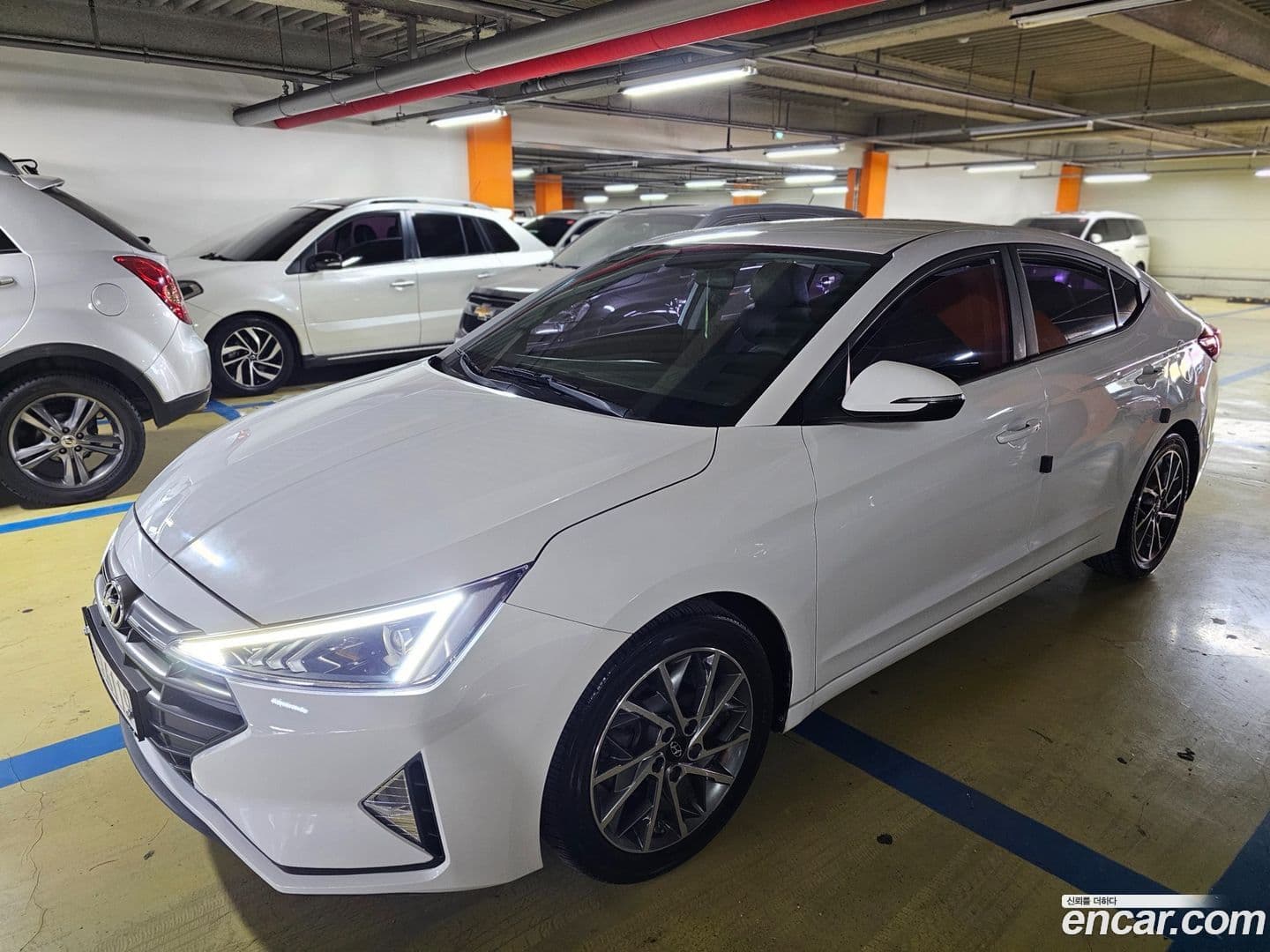 Main__Slider__Photo:AVANTE Hyundai 2019.3-0