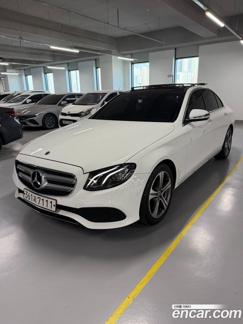 Main__Slider__Photo:E-Class Mercedes-Benz 2019.8-0