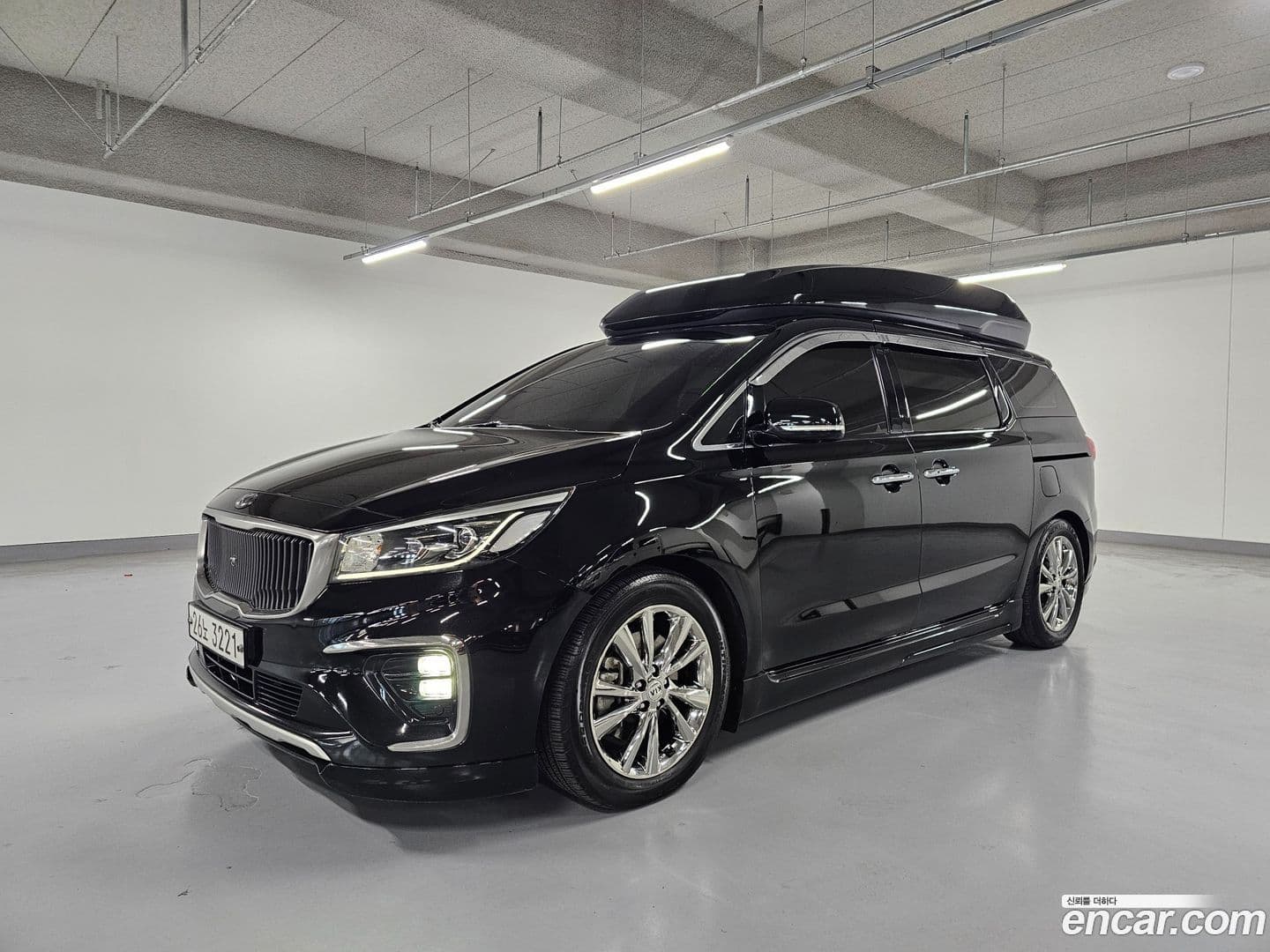 Main__Slider__Photo:Canival Kia 2019.3-0