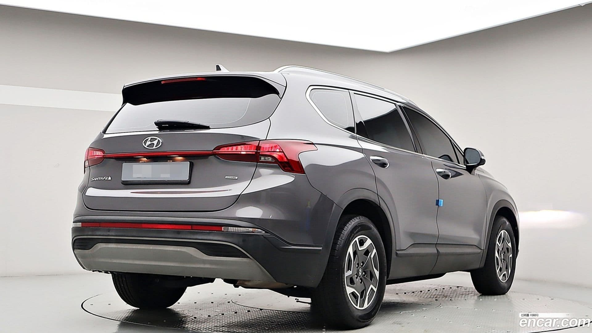 Main__Slider__Photo:Santafe Hyundai 2022.8-0