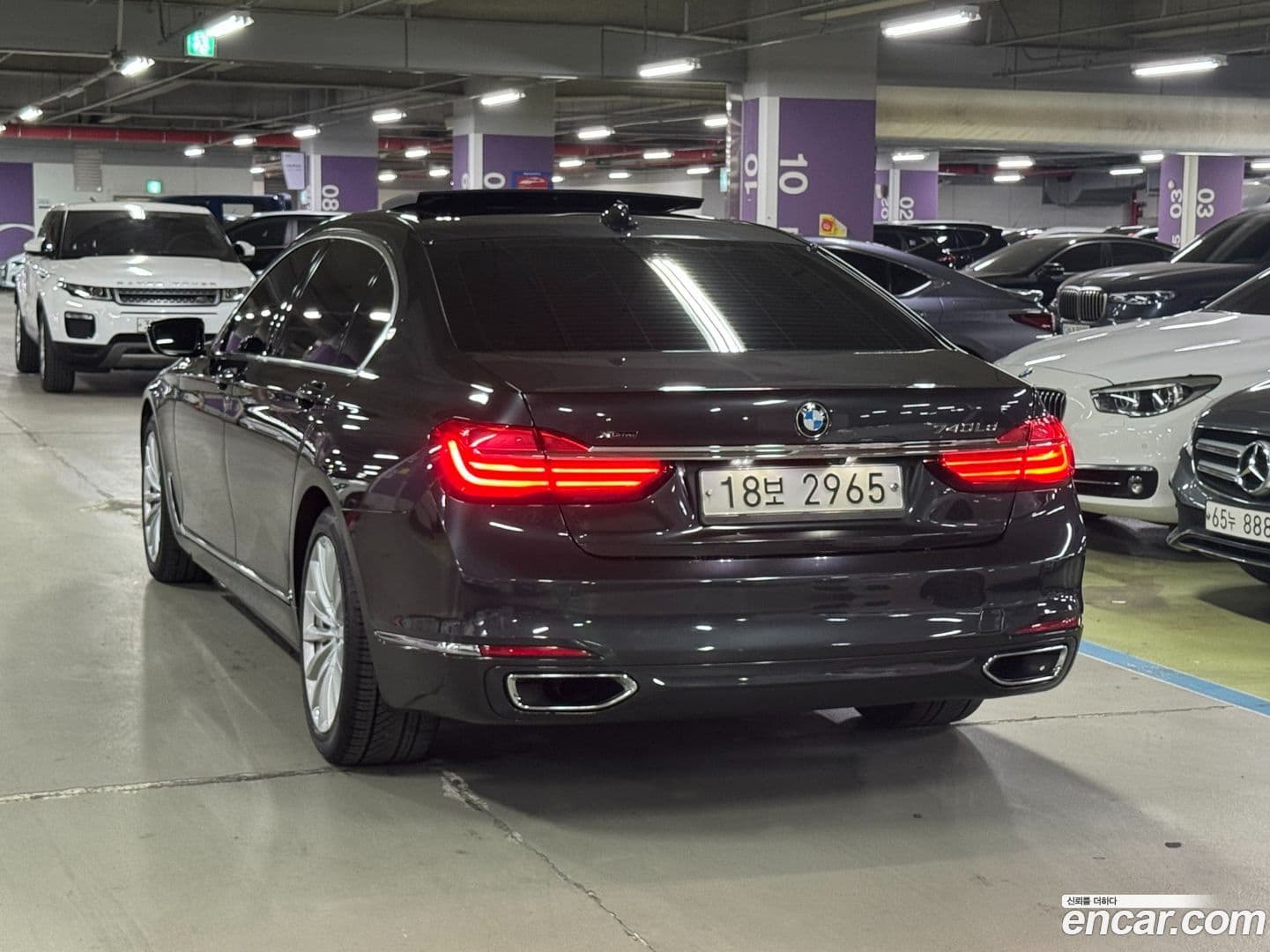 Main__Slider__Photo:7-Series BMW 2016.11-0