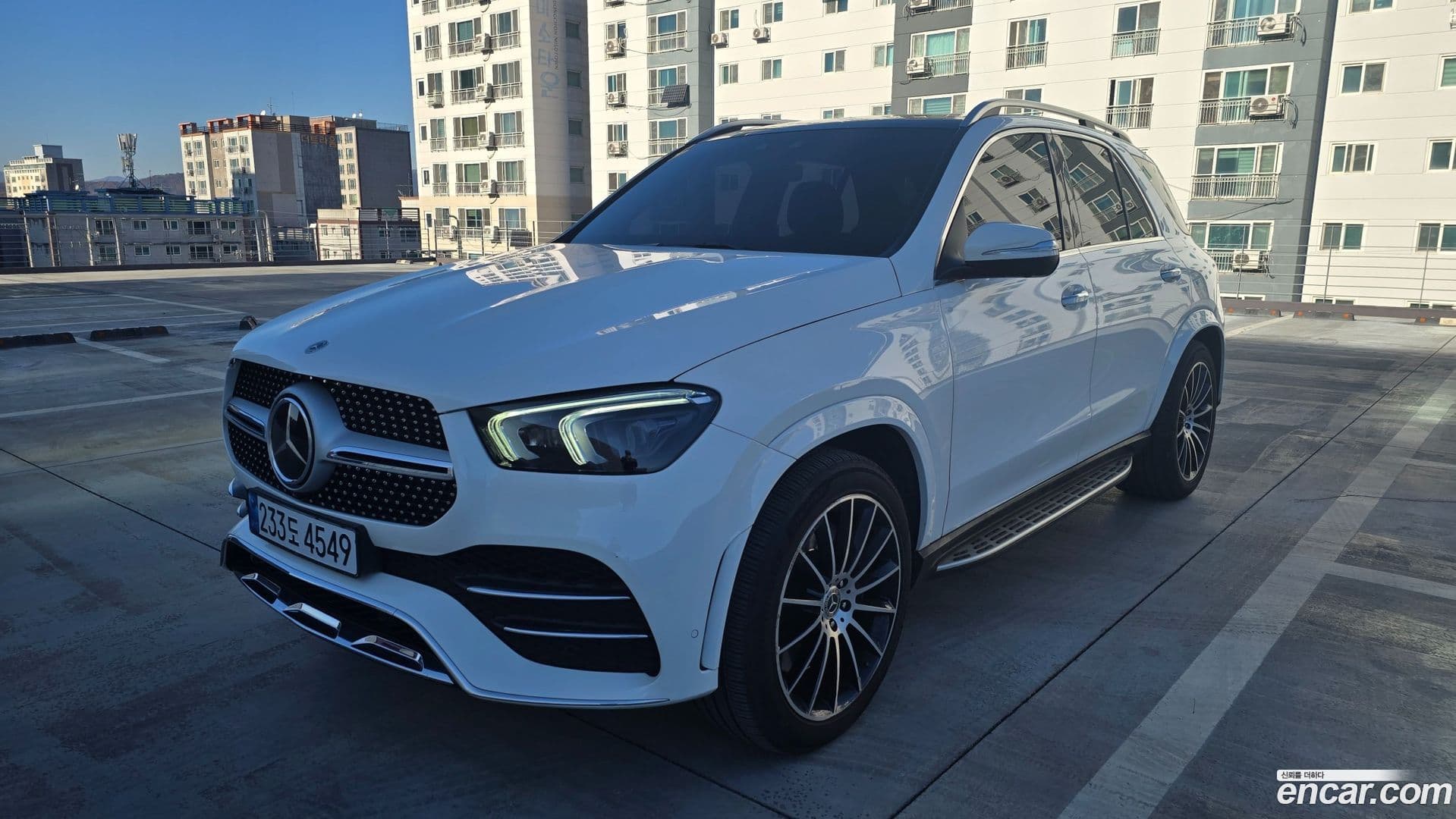 Main__Slider__Photo:GLE-Class Mercedes-Benz 2021.10-0