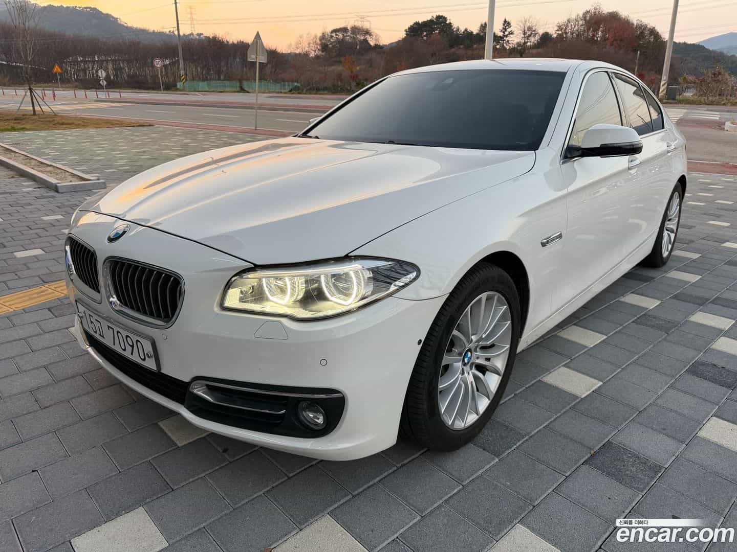 5-Series BMW 2015.2-THUMBNAIL-12