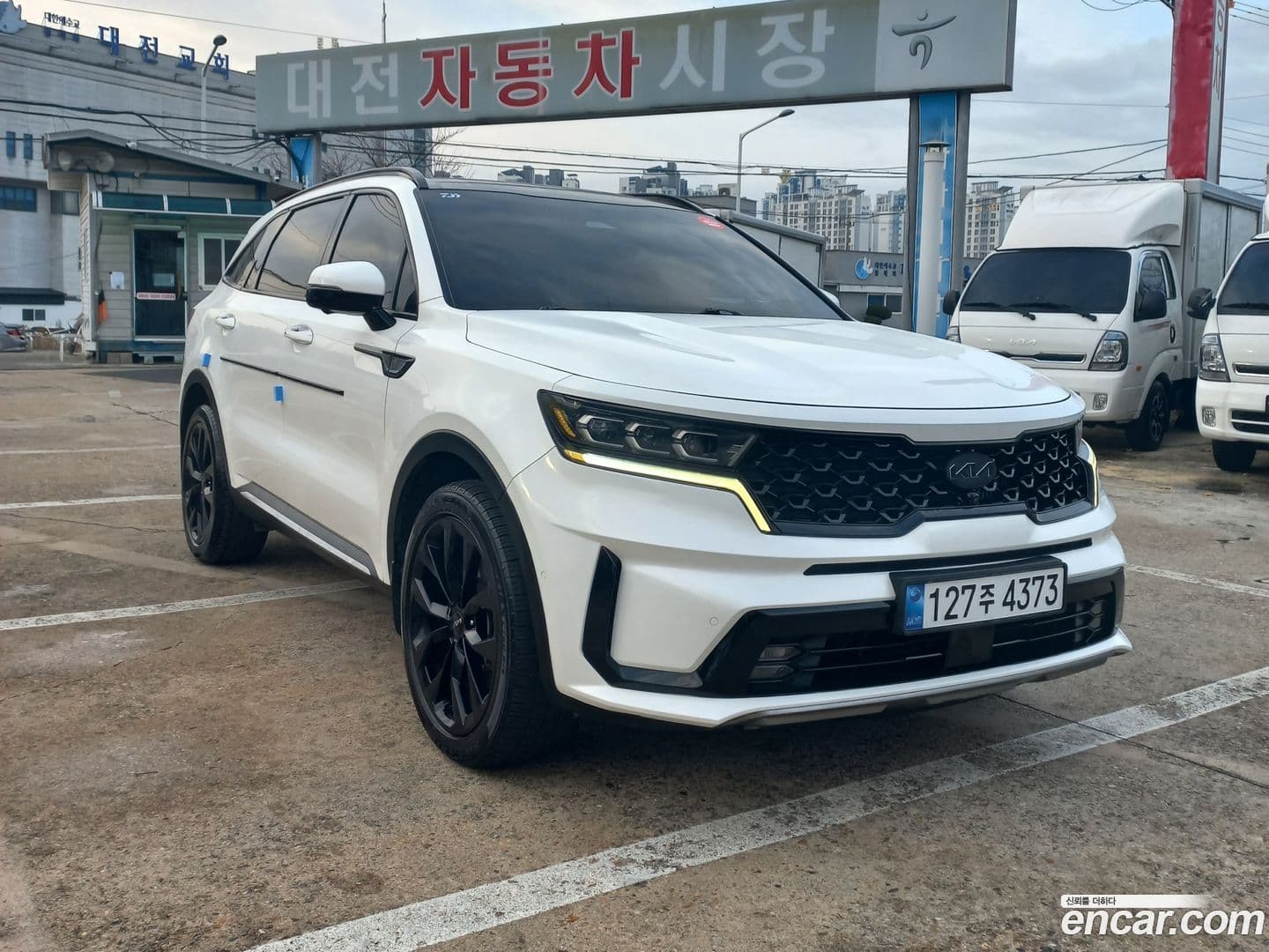 Main__Slider__Photo:Sorento Kia 2021.3-0