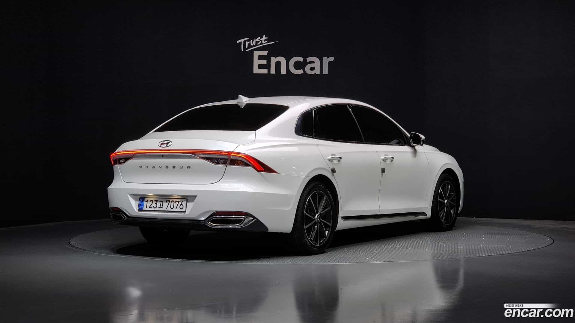 Grandeur Hyundai 2022.0-OUTER-2