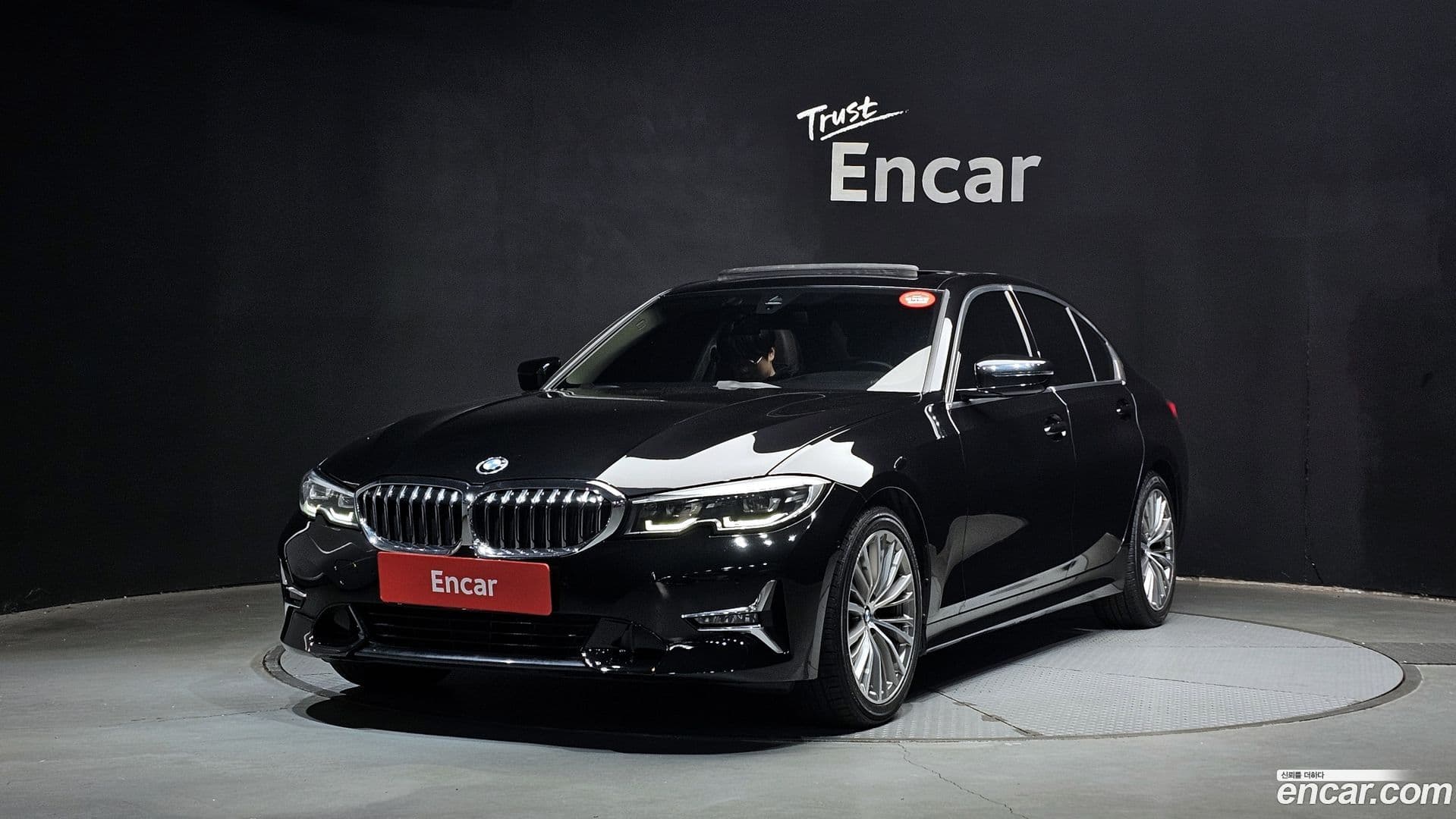 Main__Slider__Photo:3-Series BMW 2019.10-0